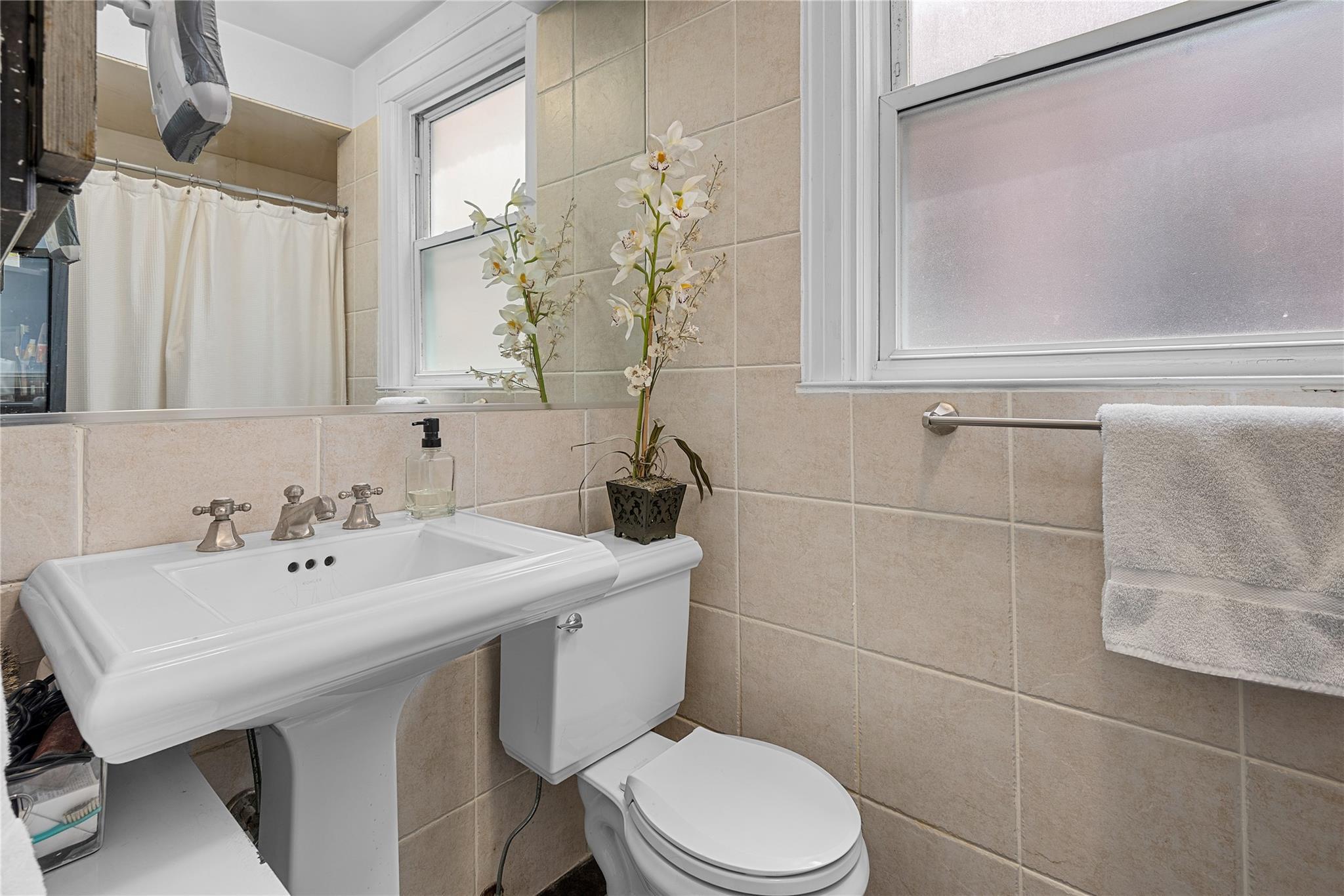 Single Family 64th  Queens, NY 11377, MLS-877863-10