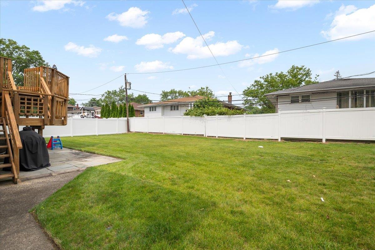 Single Family Eagle  Nassau County, NY 11581, MLS-877875-24