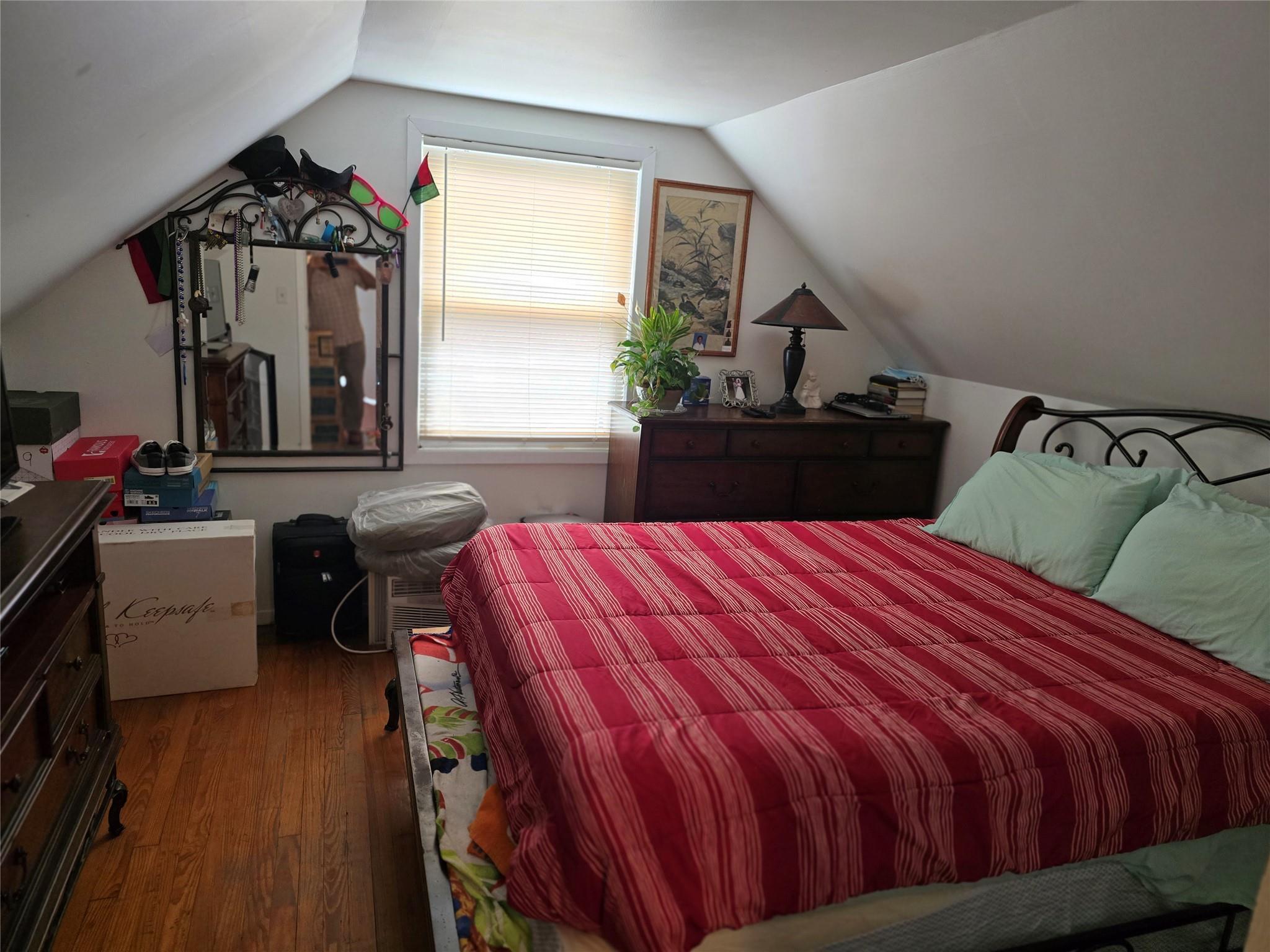 Single Family Dauntless  Nassau County, NY 11003, MLS-877899-16