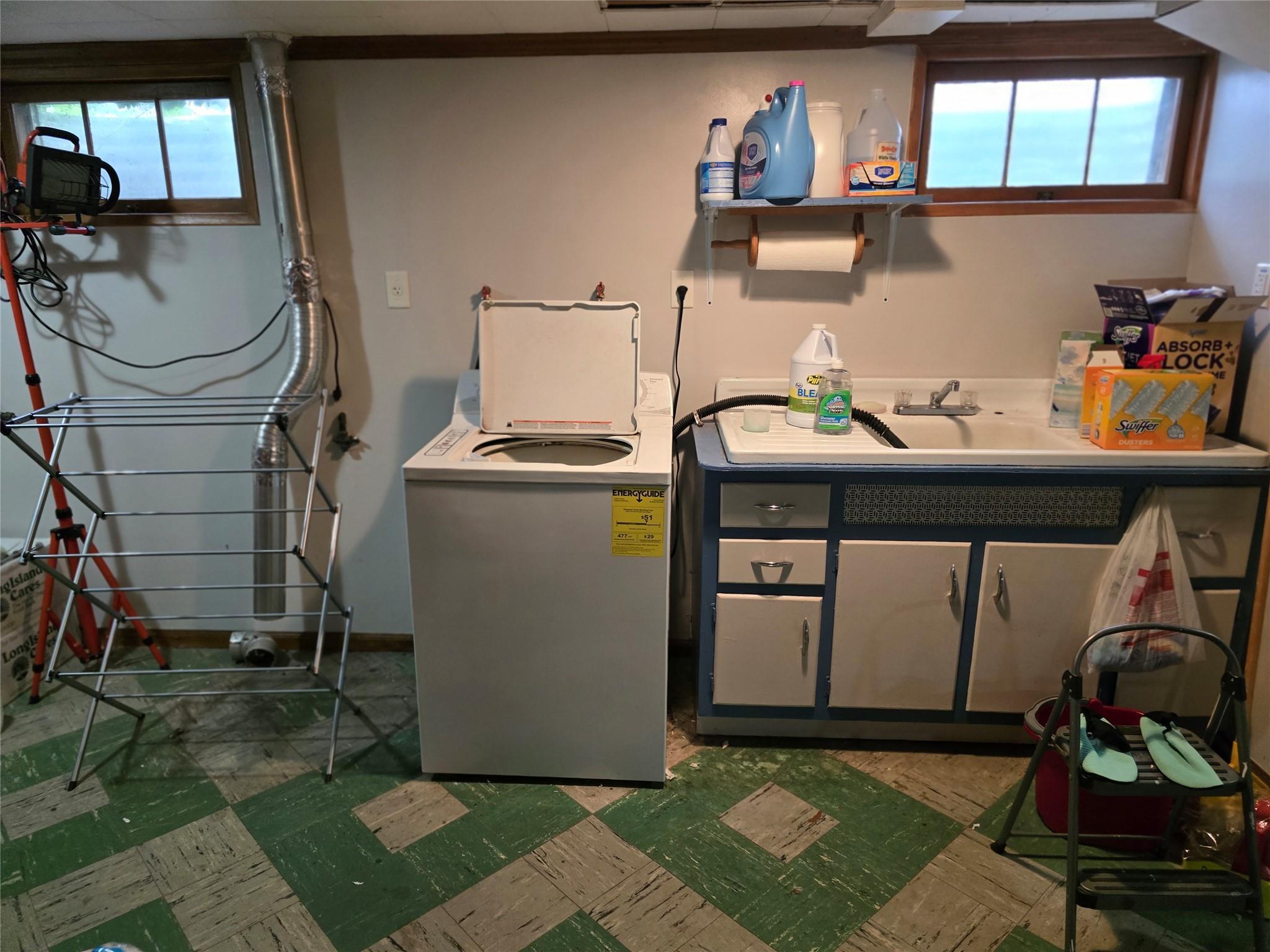 Single Family Dauntless  Nassau County, NY 11003, MLS-877899-24