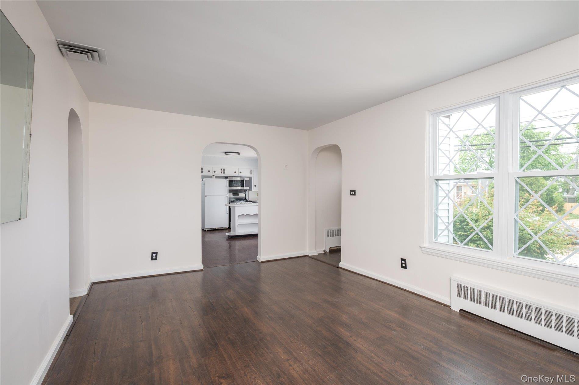 Single Family Davison  Nassau County, NY 11572, MLS-877926-3