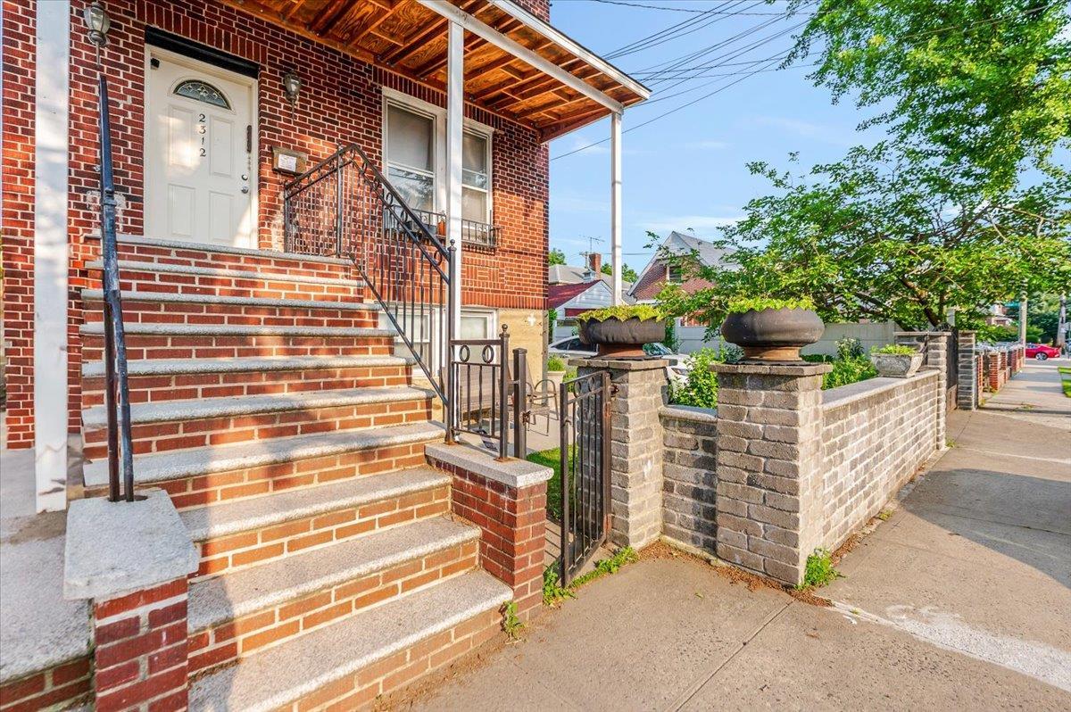 Single Family Morgan  Bronx, NY 10469, MLS-877931-2