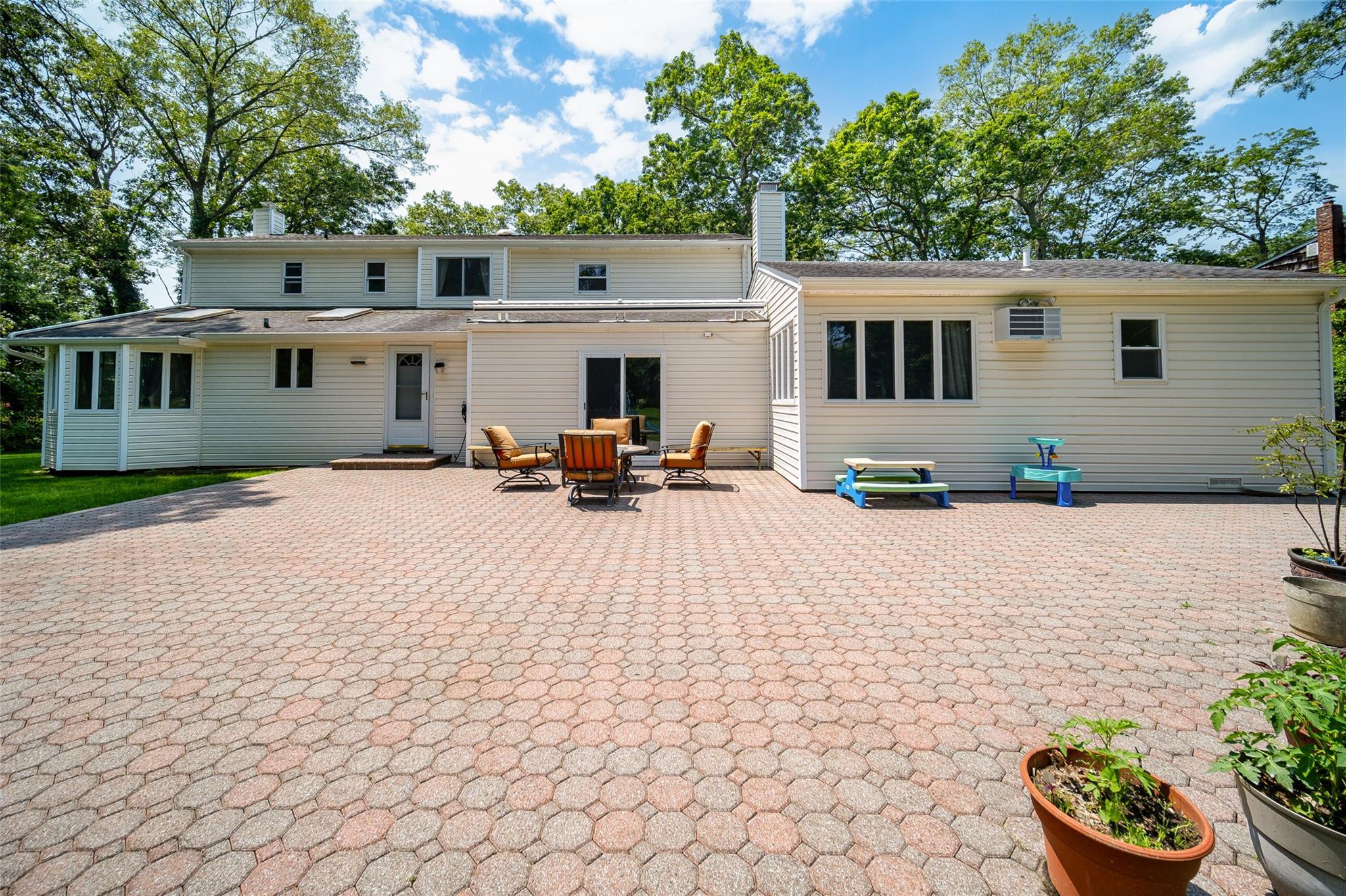 Single Family Highland  Suffolk County, NY 11746, MLS-877937-41