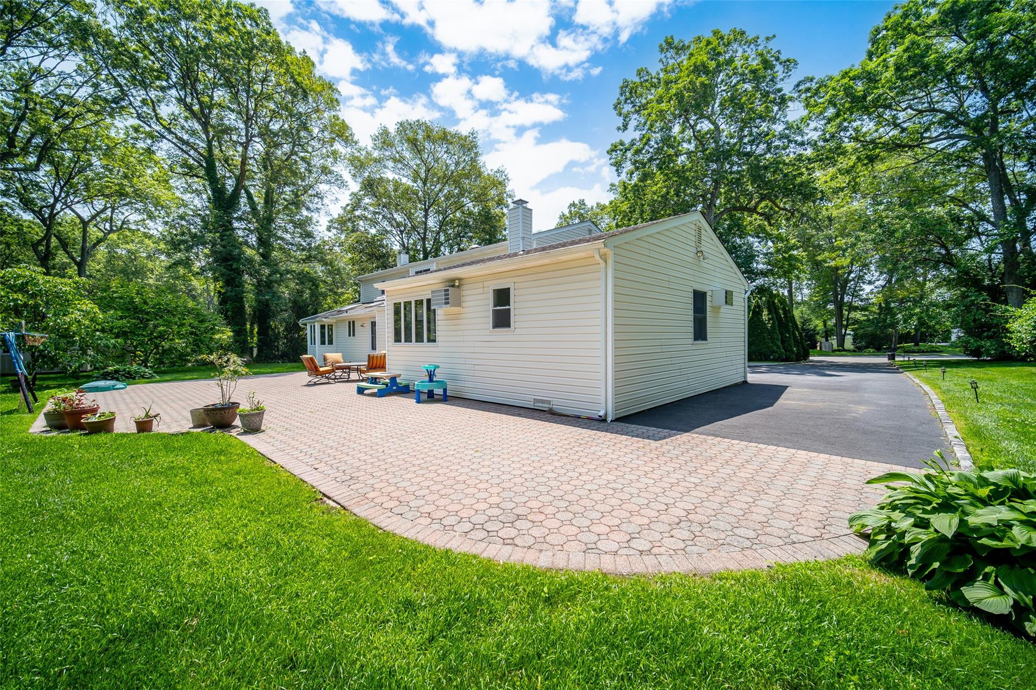 Single Family Highland  Suffolk County, NY 11746, MLS-877937-42