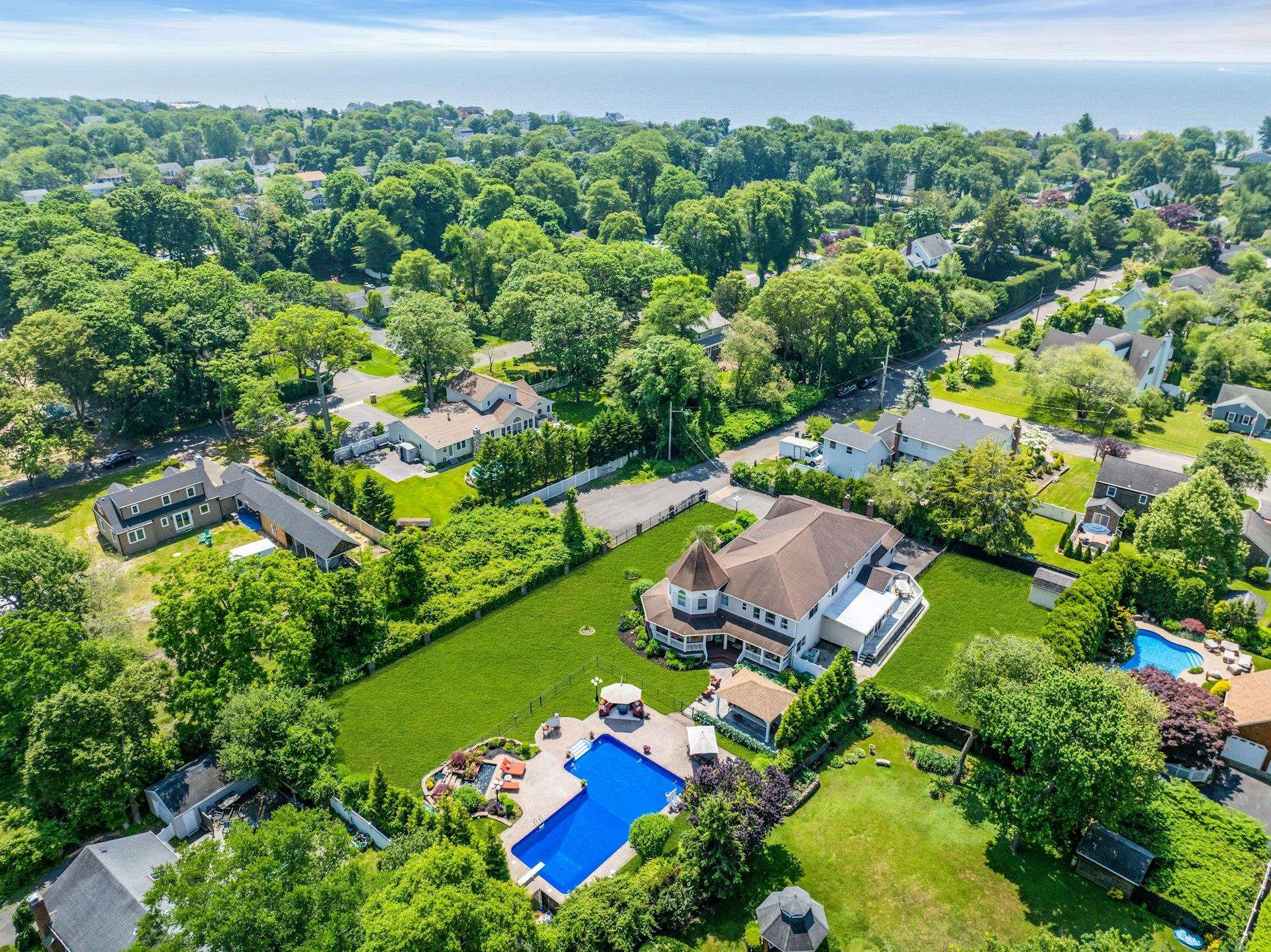 Single Family Poplar  Suffolk County, NY 11705, MLS-877944-50