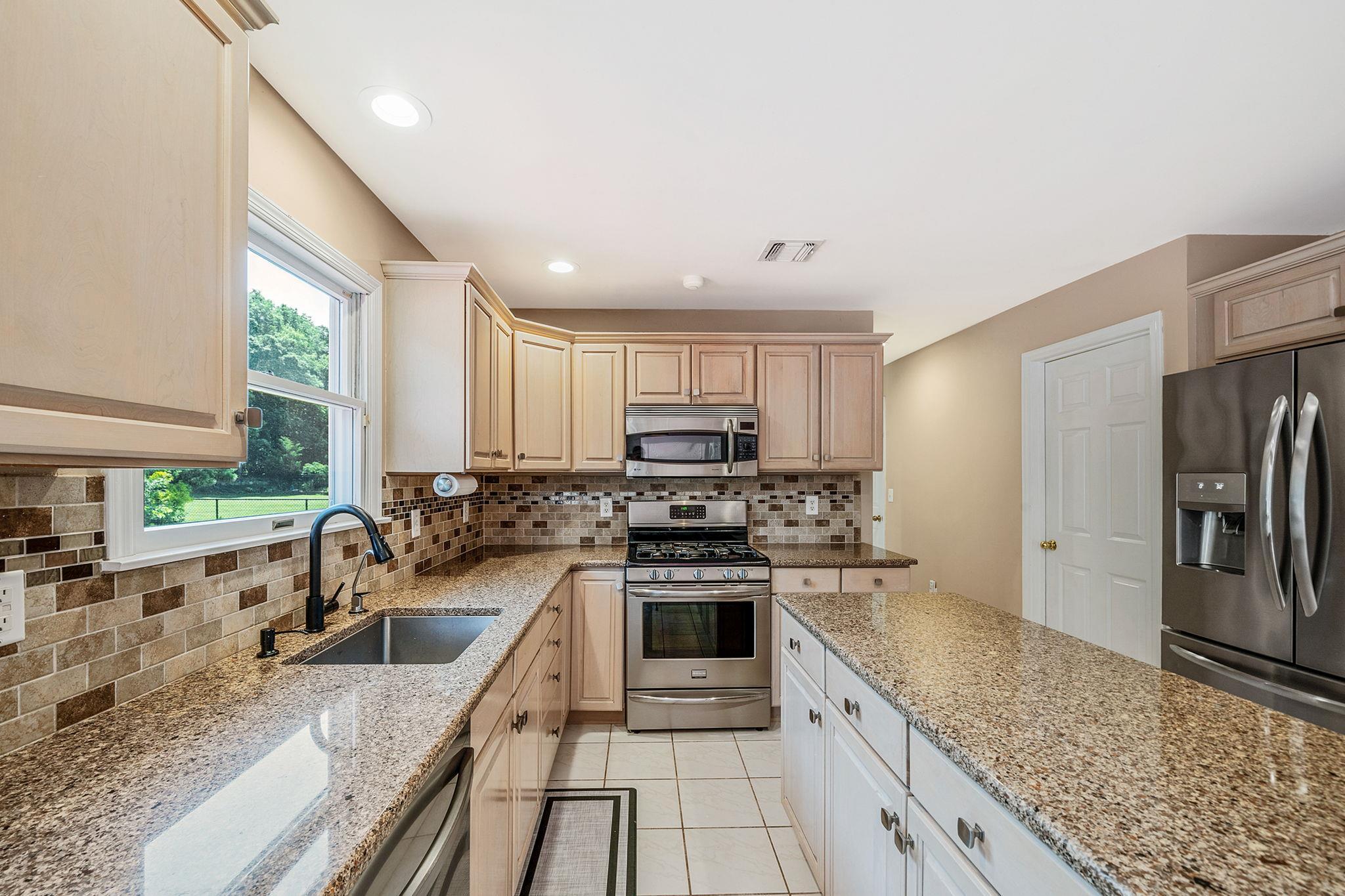 Single Family Caramel  Suffolk County, NY 11725, MLS-877959-12