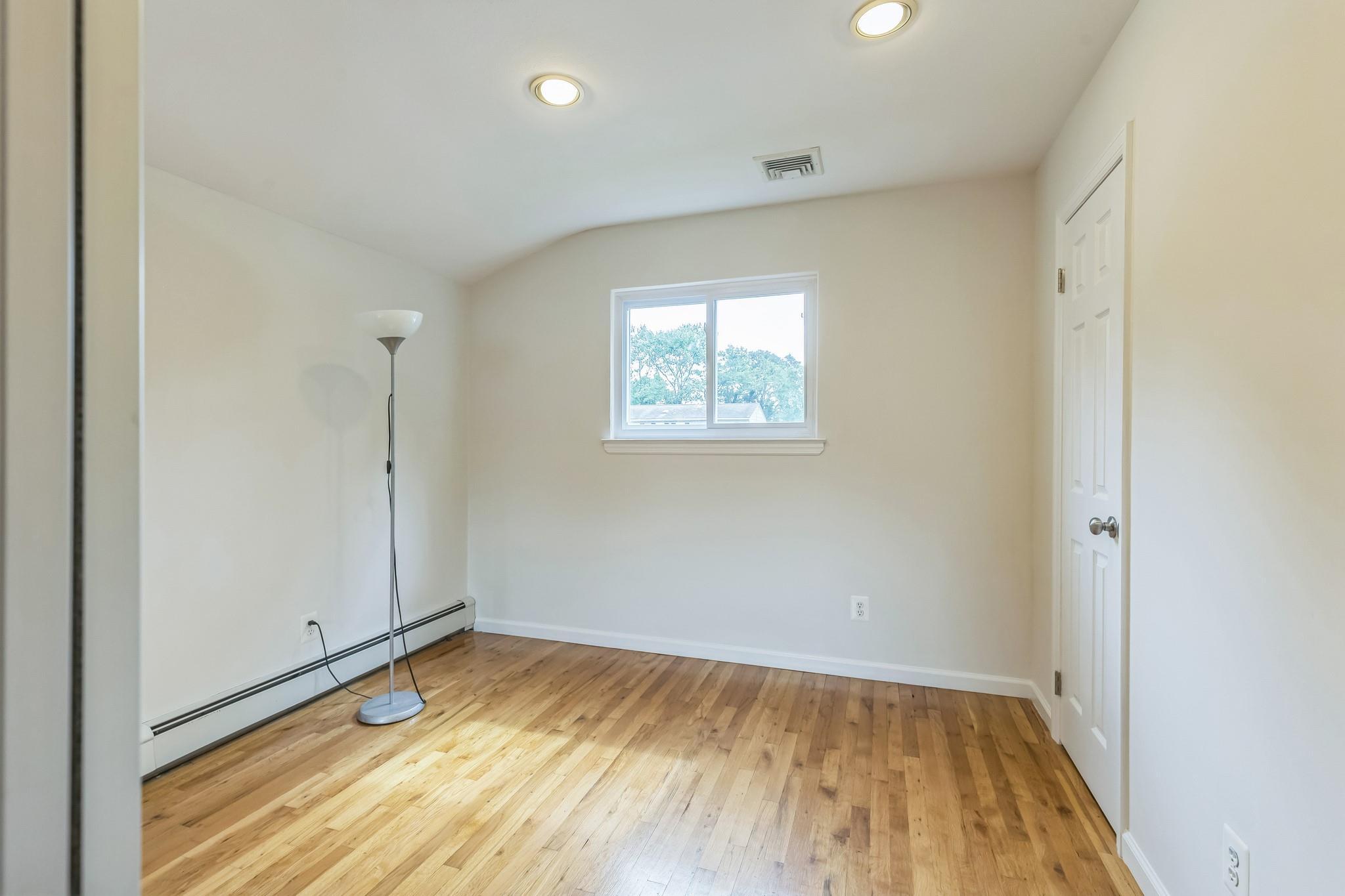 Single Family Tulipwood  Suffolk County, NY 11725, MLS-877986-27