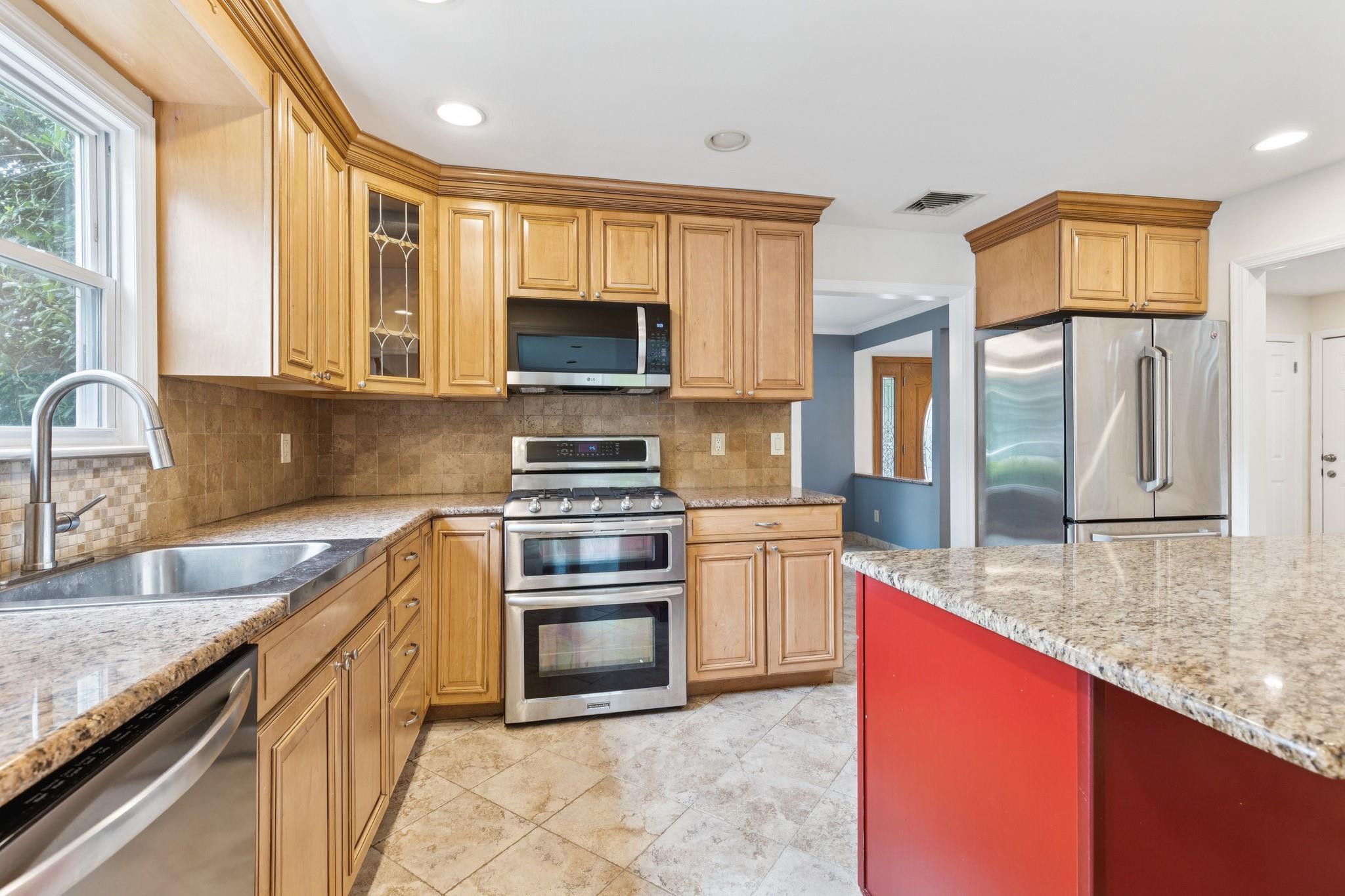 Single Family Tulipwood  Suffolk County, NY 11725, MLS-877986-4