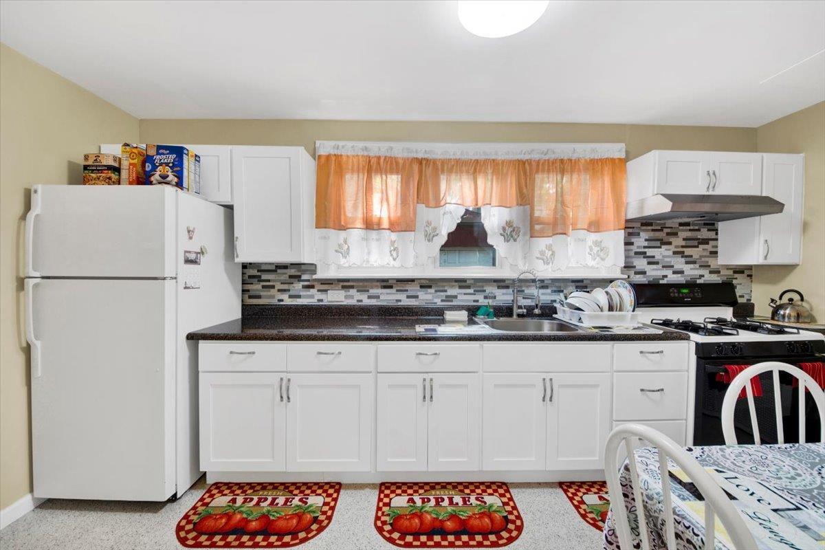 Single Family Edson  Bronx, NY 10466, MLS-878016-6