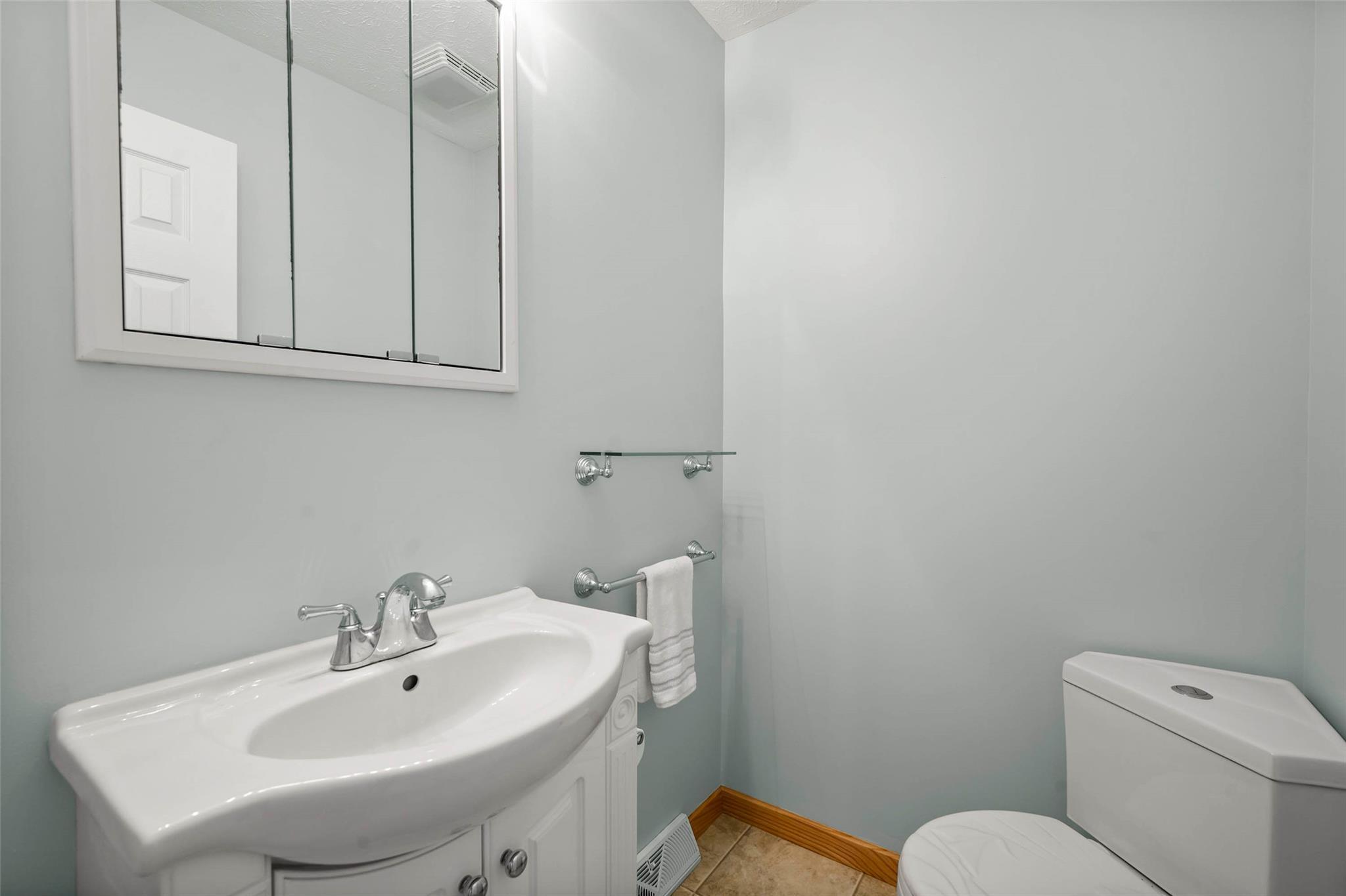 Condo Deforest  Suffolk County, NY 11954, MLS-878025-30