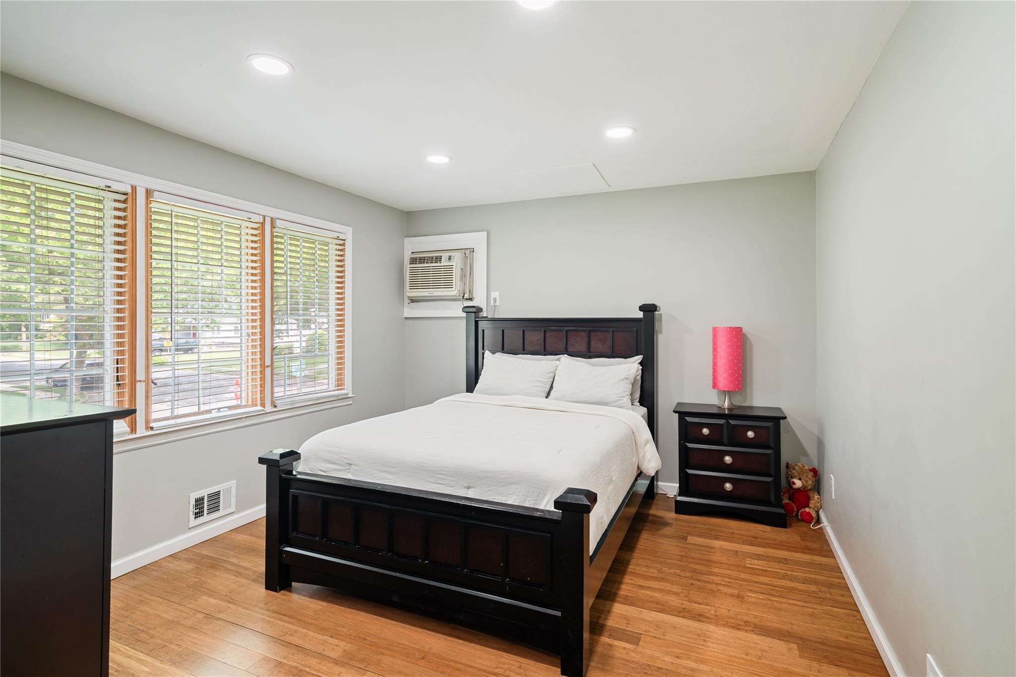 Single Family Pomper  Suffolk County, NY 11731, MLS-878036-18
