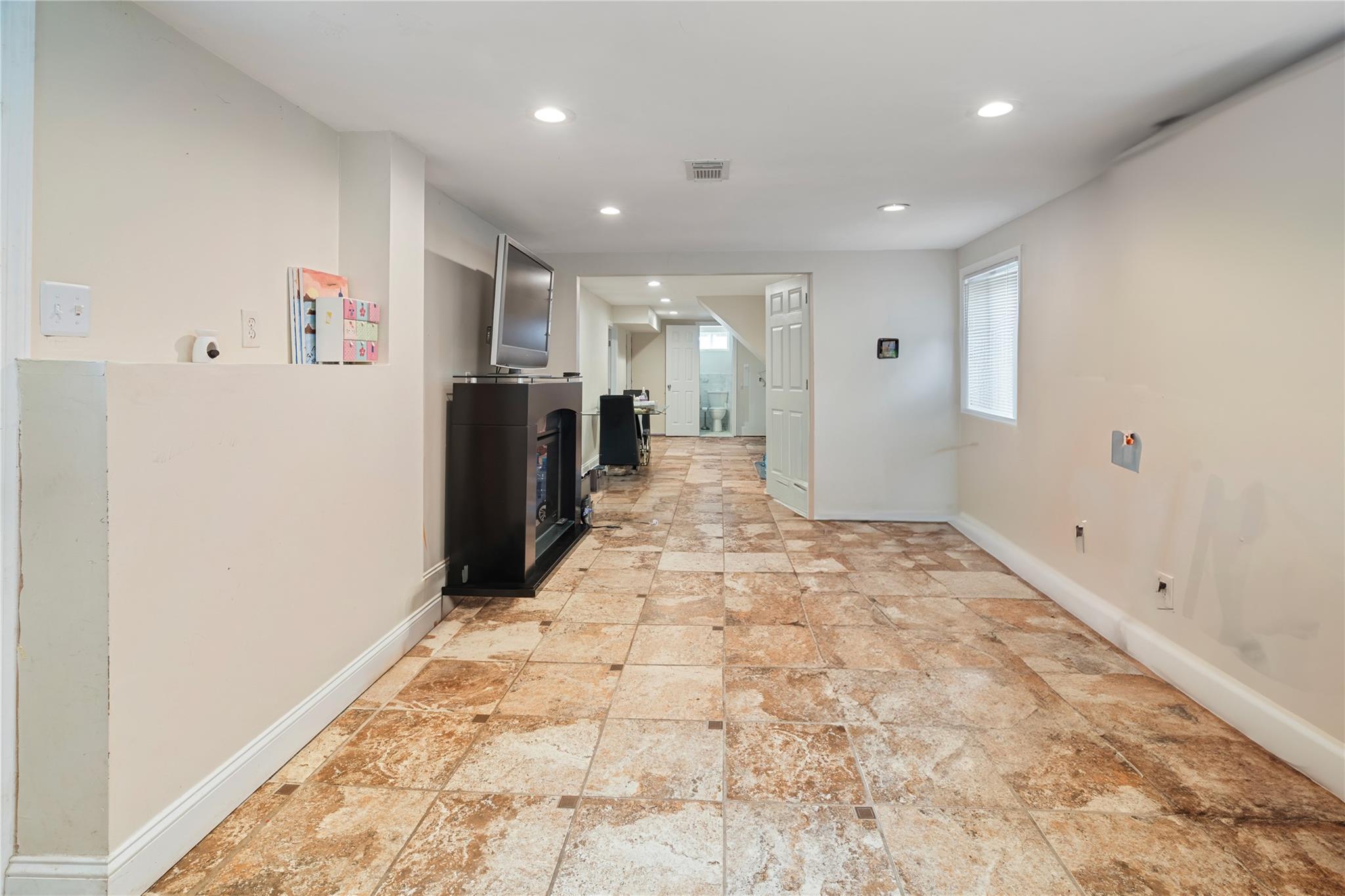 Single Family Pomper  Suffolk County, NY 11731, MLS-878036-23