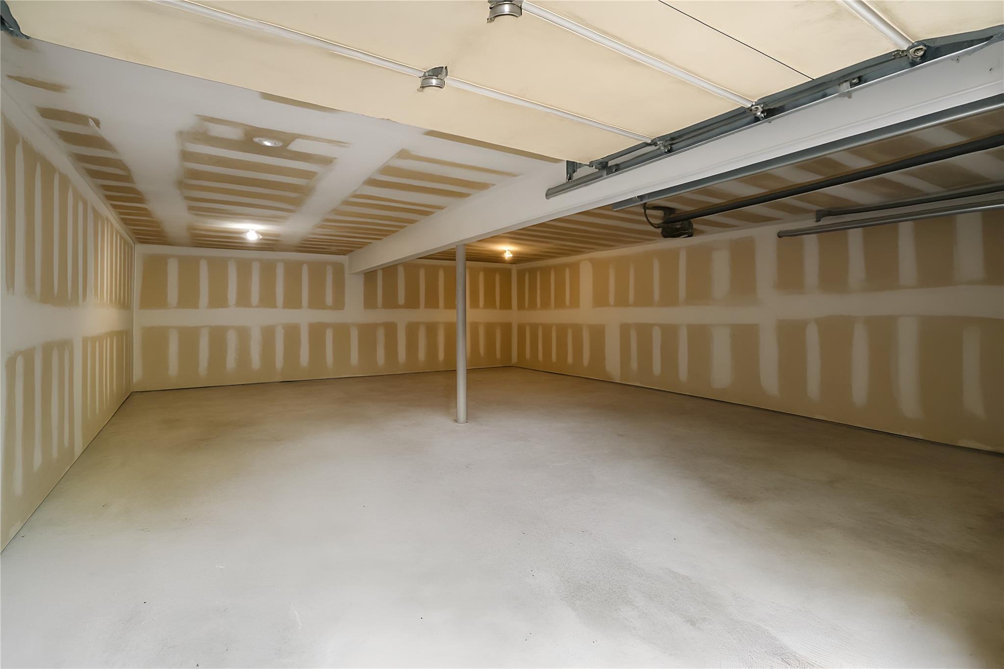 Single Family Pomper  Suffolk County, NY 11731, MLS-878036-26