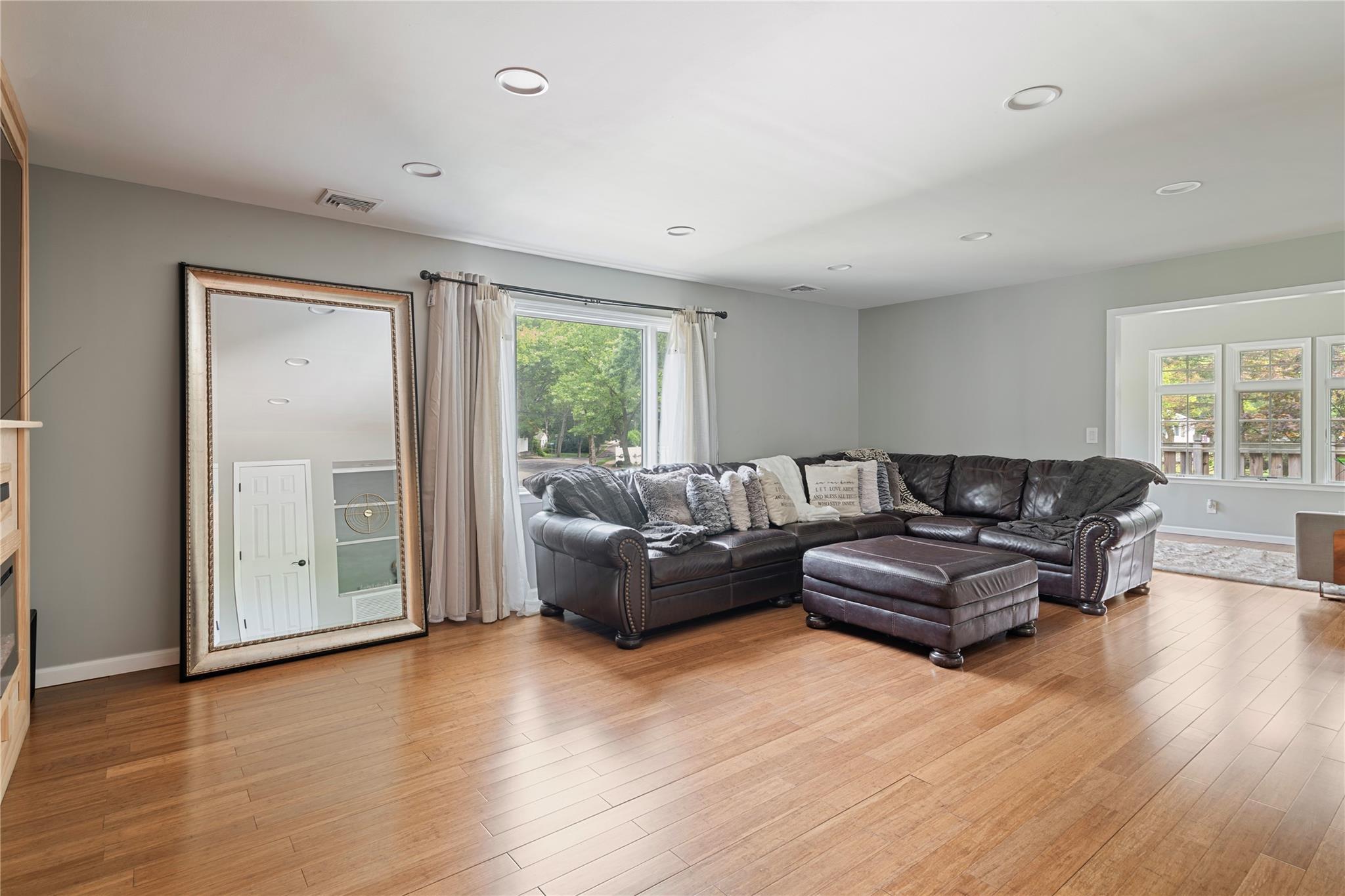 Single Family Pomper  Suffolk County, NY 11731, MLS-878036-9