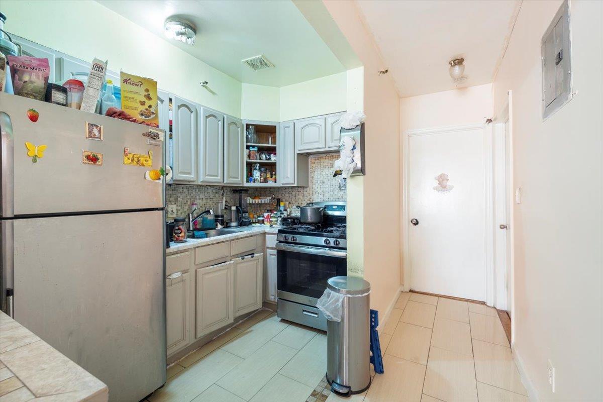 Single Family 175  Queens, NY 11433, MLS-878068-8