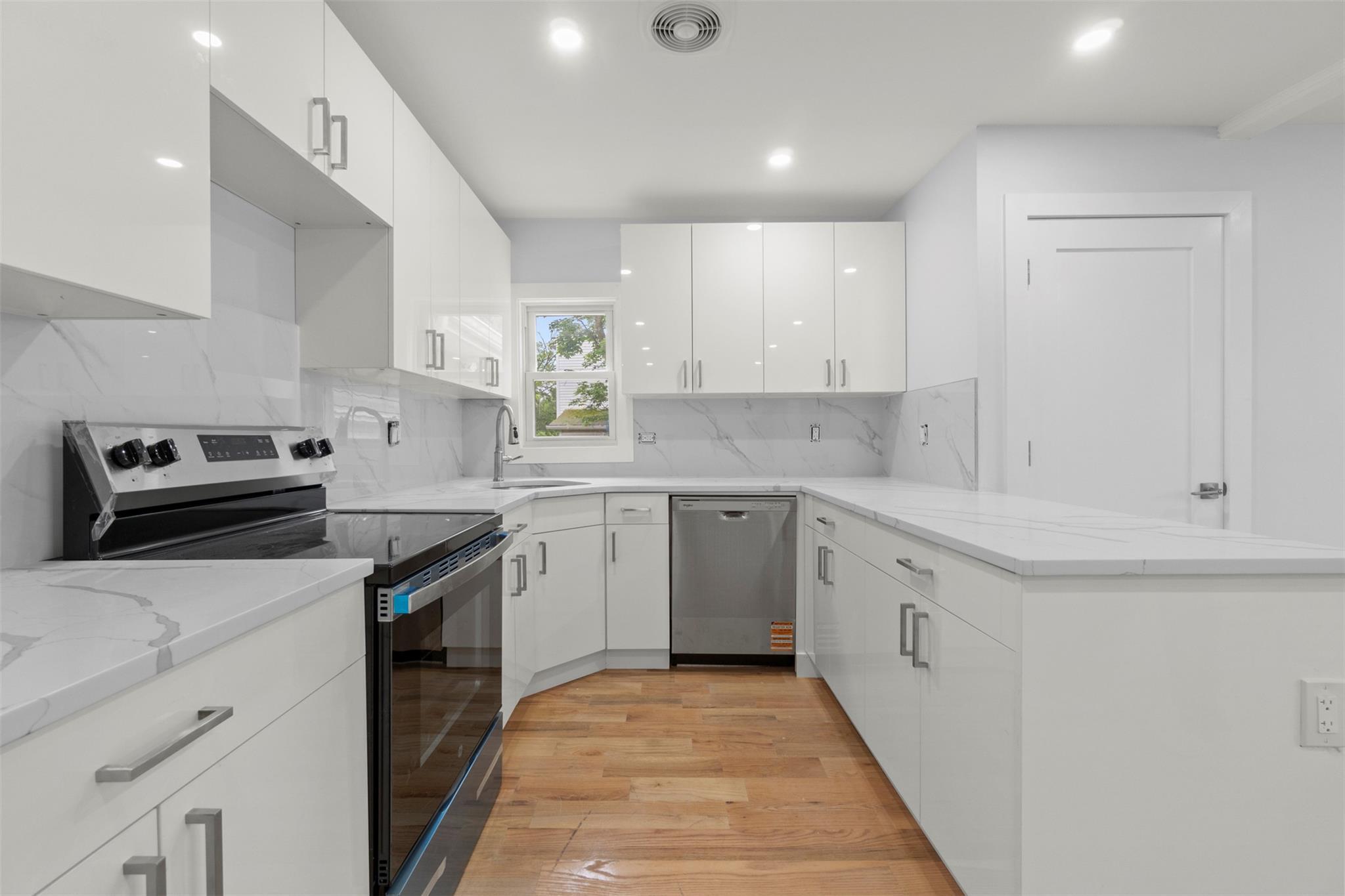 Single Family 135th  Queens, NY 11413, MLS-878080-11
