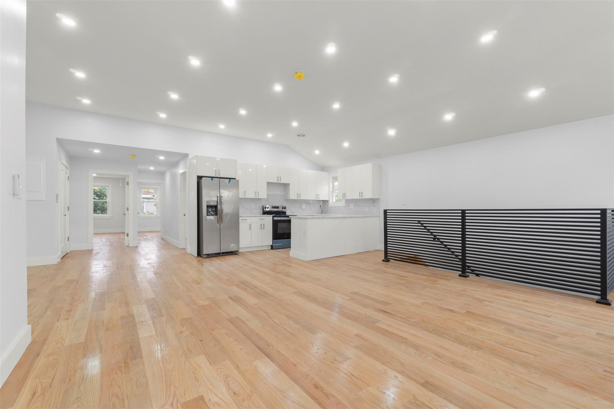Single Family 135th  Queens, NY 11413, MLS-878080-17
