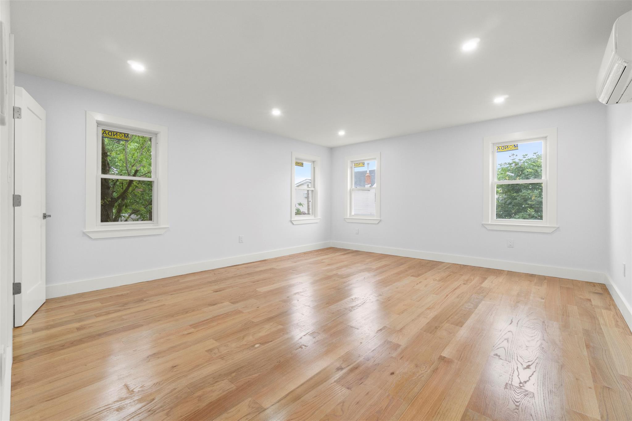Single Family 135th  Queens, NY 11413, MLS-878080-23