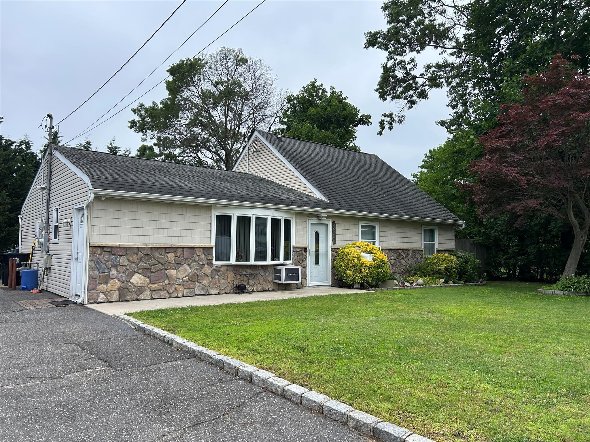 Single Family 2nd  Suffolk County, NY 11795, MLS-878093-2