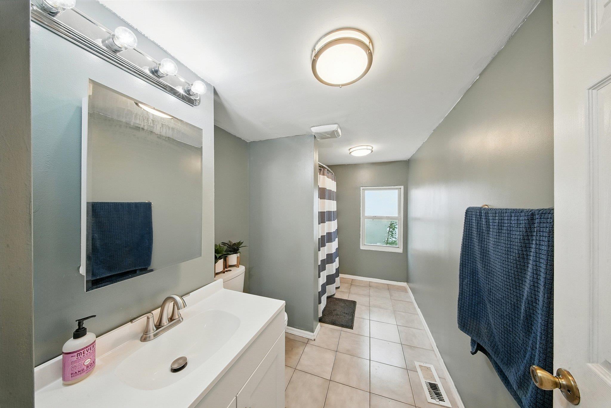 Single Family Main  Orange County, NY 12586, MLS-878096-6
