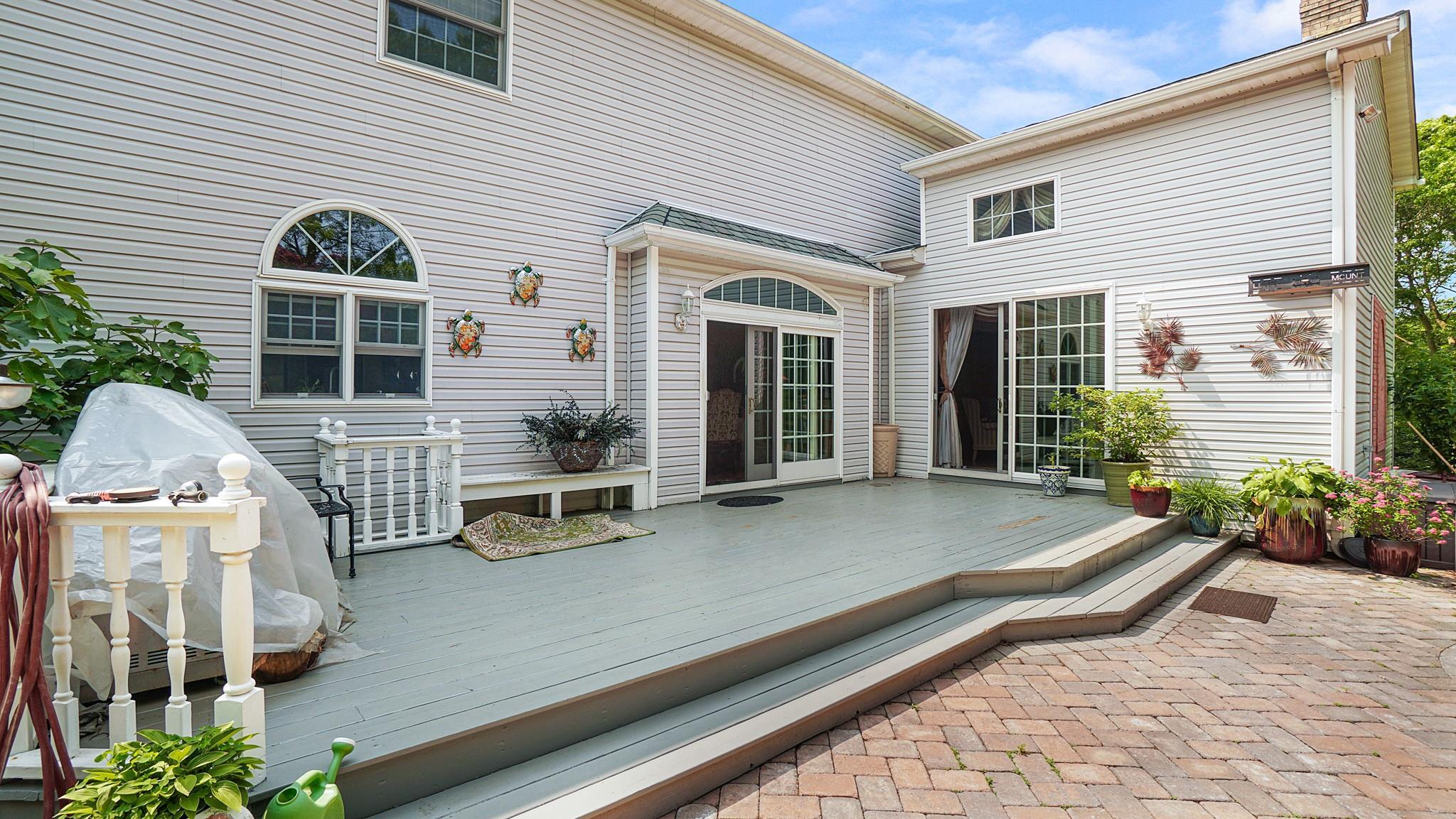 Single Family Lidge  Suffolk County, NY 11738, MLS-878115-44