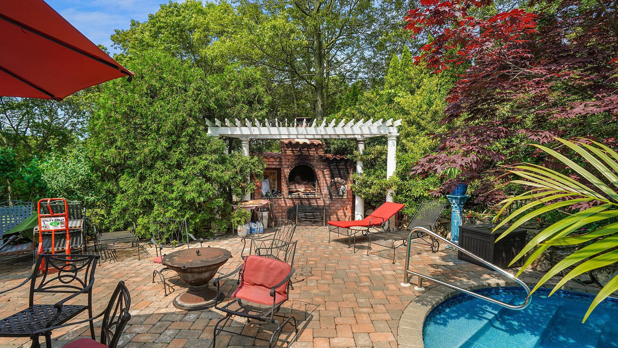 Single Family Lidge  Suffolk County, NY 11738, MLS-878115-49