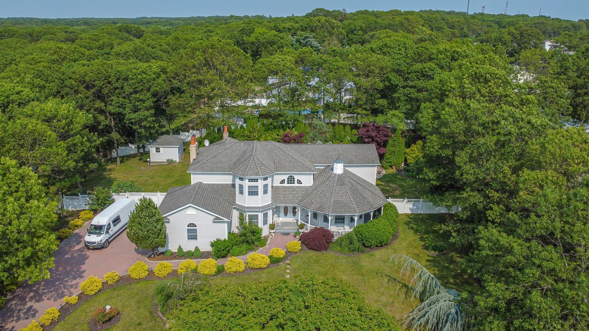 Single Family Lidge  Suffolk County, NY 11738, MLS-878115-6