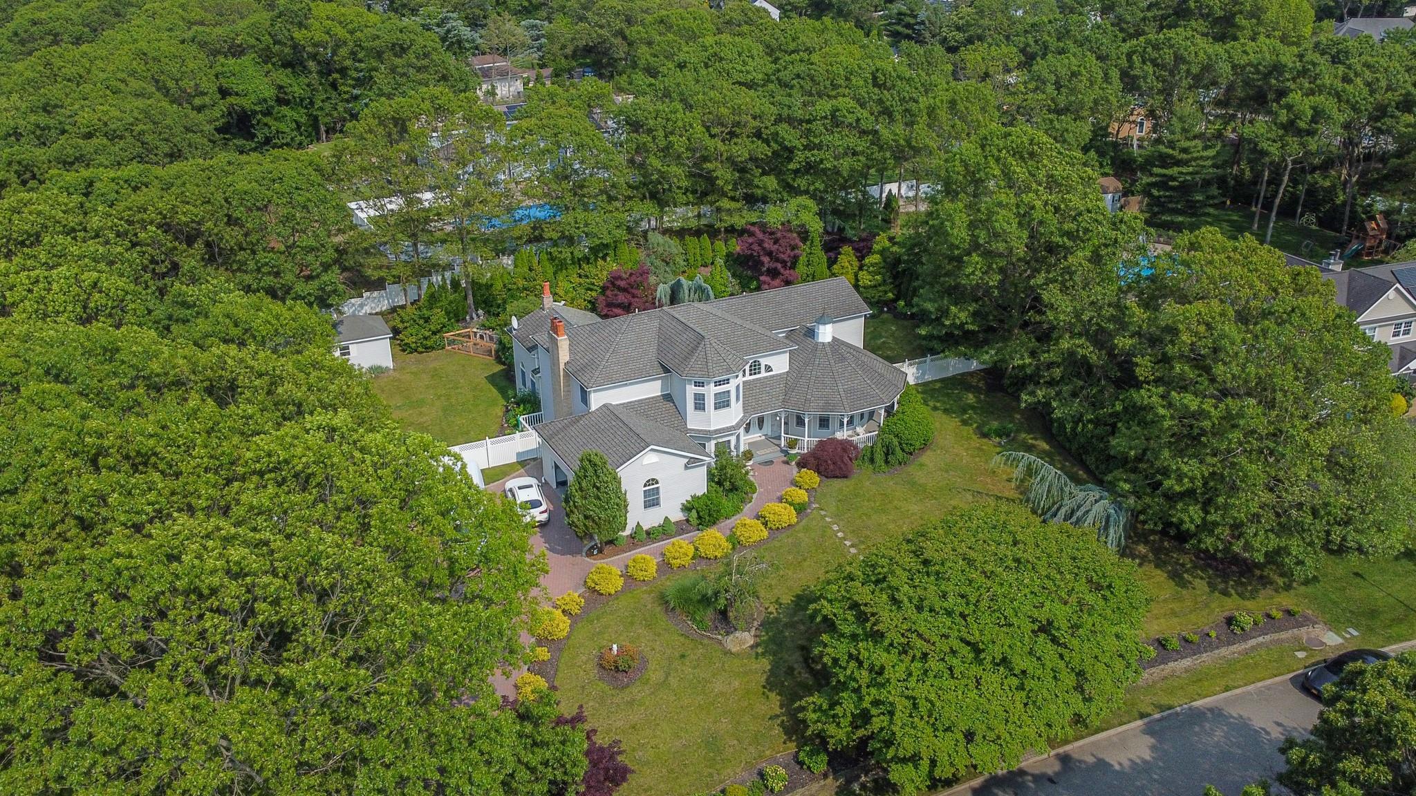 Single Family Lidge  Suffolk County, NY 11738, MLS-878115-7