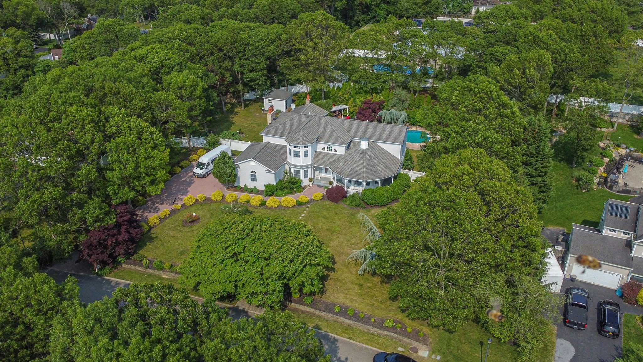 Single Family Lidge  Suffolk County, NY 11738, MLS-878115-8