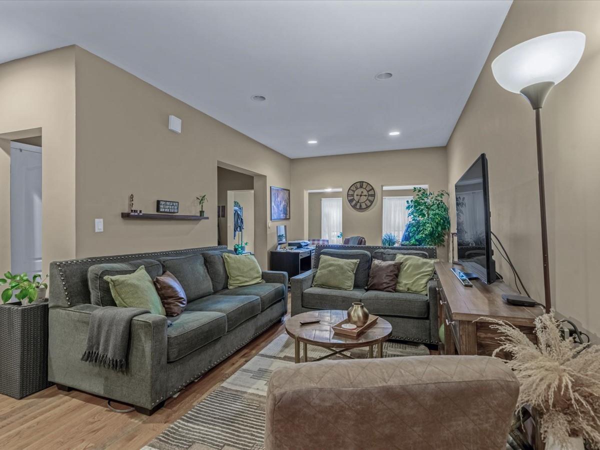 Single Family Heath  Bronx, NY 10463, MLS-878120-3