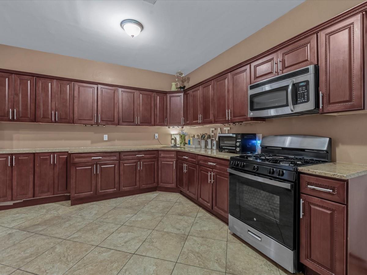 Single Family Heath  Bronx, NY 10463, MLS-878120-8