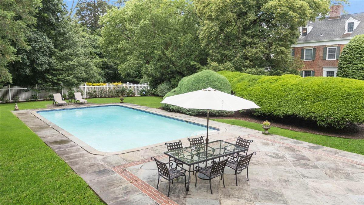 Single Family Mccouns  Nassau County, NY 11545, MLS-878181-36