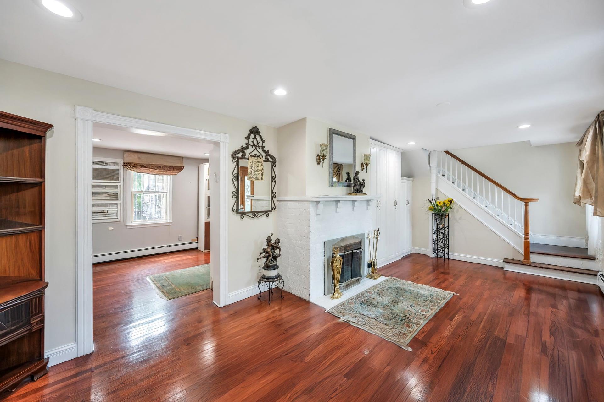 Single Family Grant  Nassau County, NY 11507, MLS-878196-4