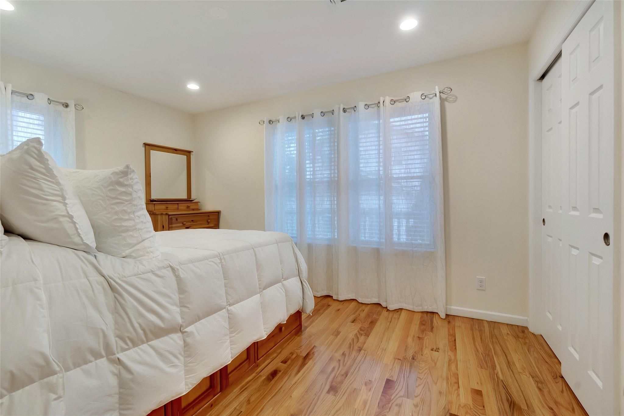 Single Family Janet  Queens, NY 11697, MLS-878244-11