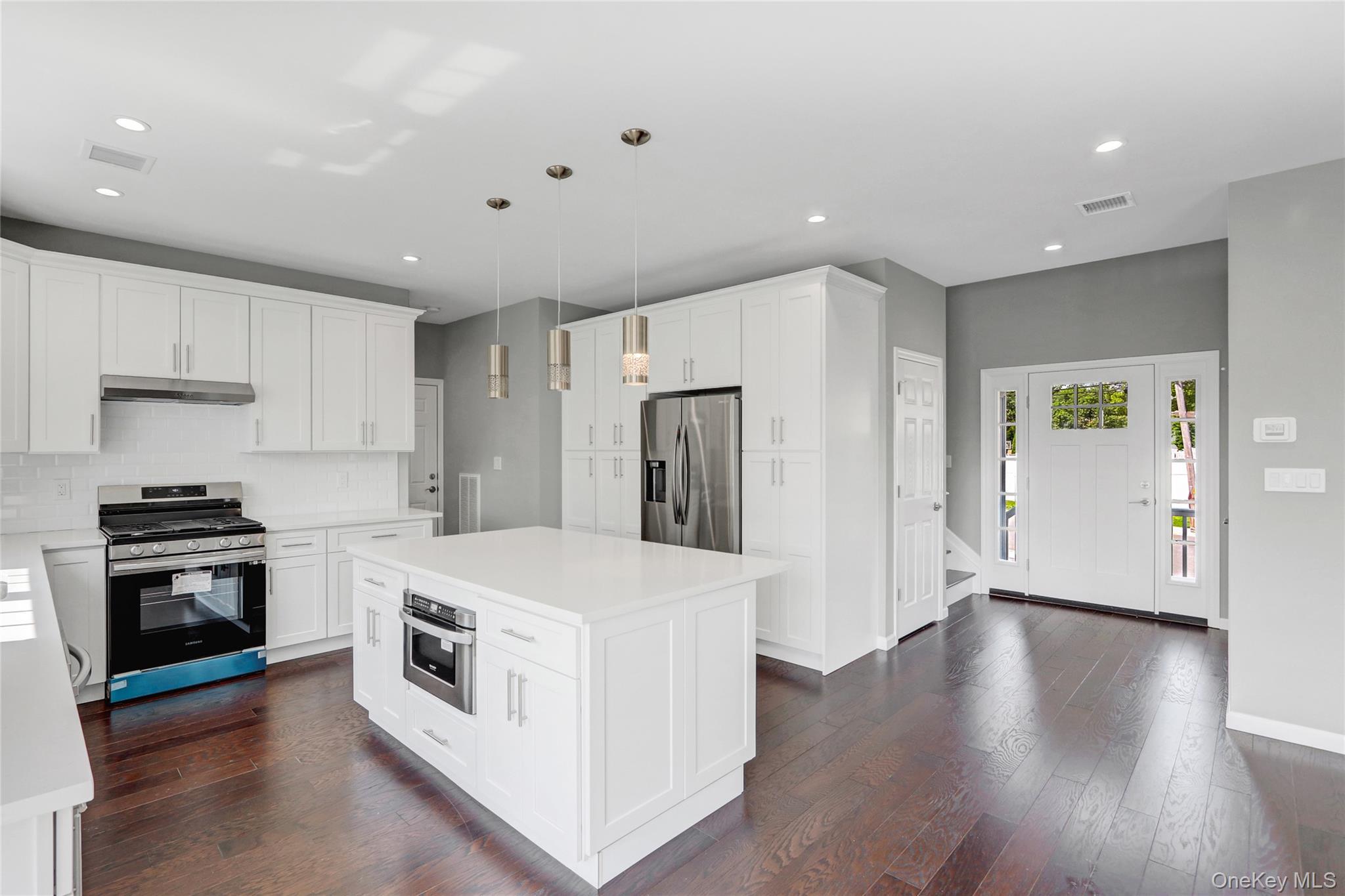 Single Family Moreland  Nassau County, NY 11572, MLS-878268-16