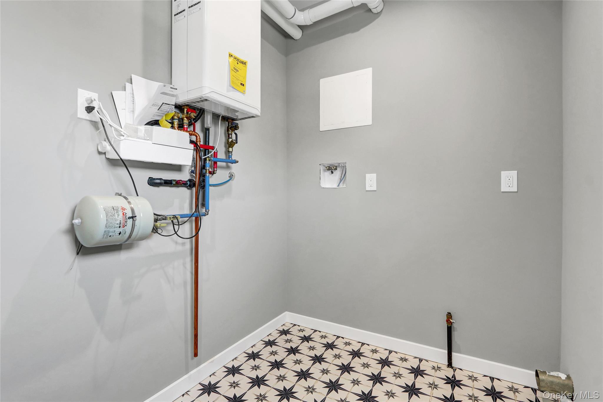 Single Family Moreland  Nassau County, NY 11572, MLS-878268-20