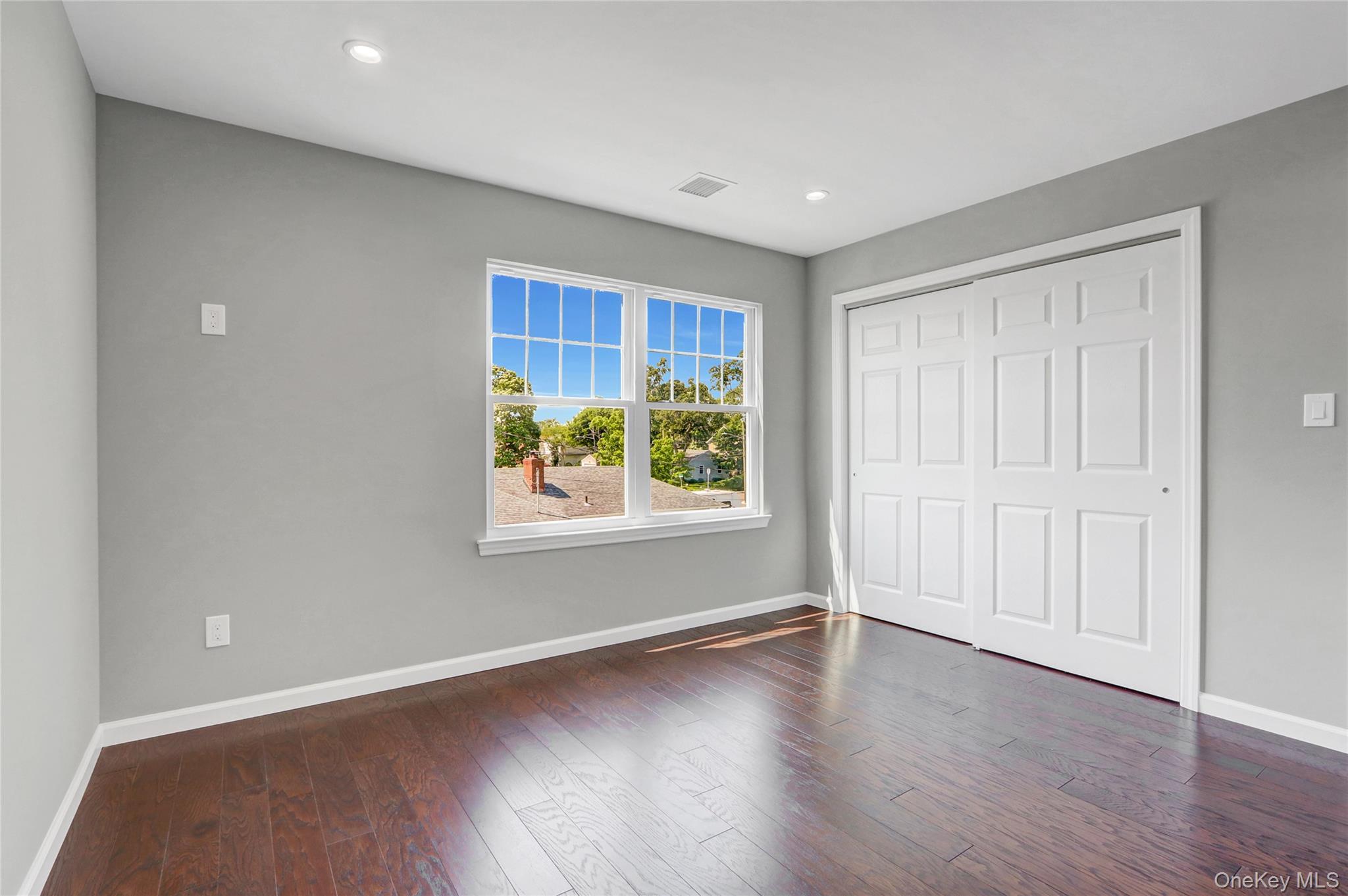 Single Family Moreland  Nassau County, NY 11572, MLS-878268-28