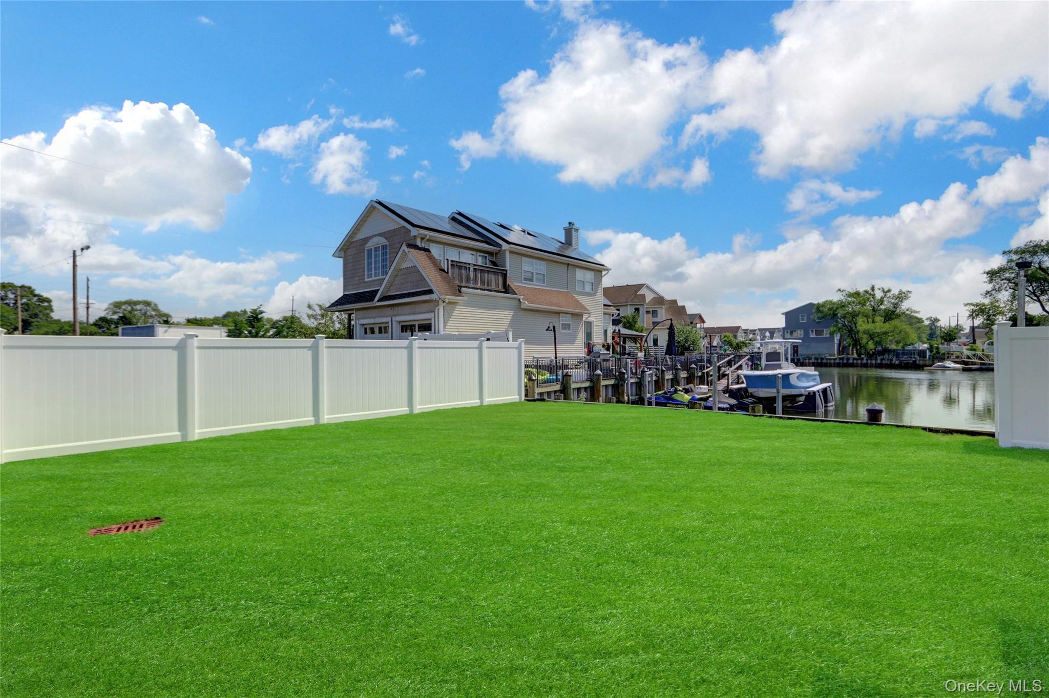 Single Family Moreland  Nassau County, NY 11572, MLS-878268-4