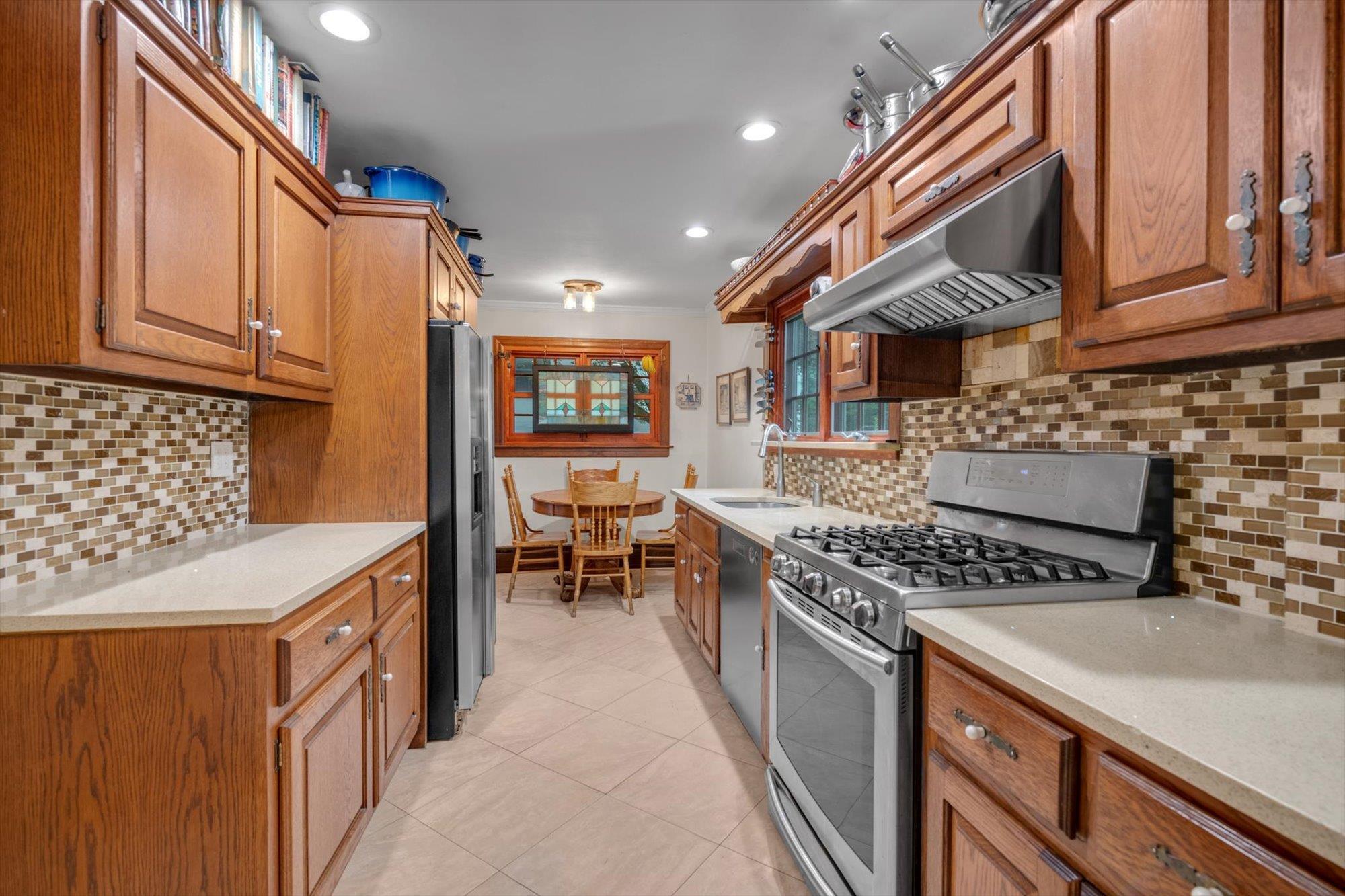 Single Family Summit  Nassau County, NY 11050, MLS-878270-6