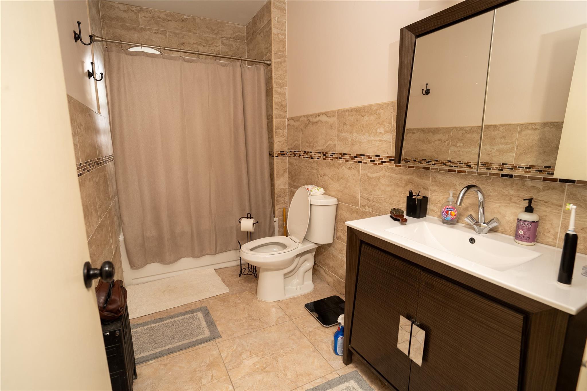 Single Family Giles  Bronx, NY 10463, MLS-878278-13