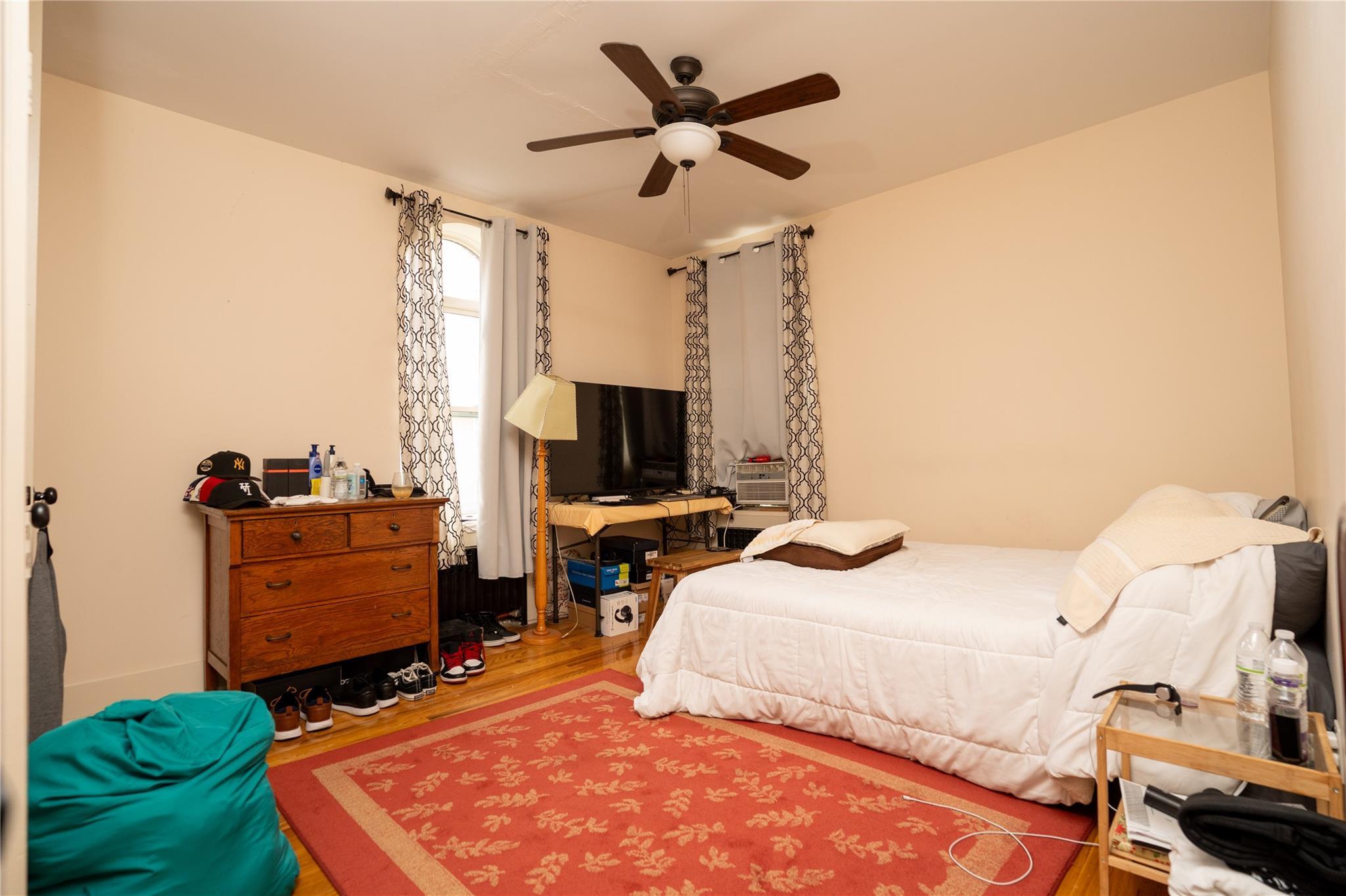 Single Family Giles  Bronx, NY 10463, MLS-878278-16