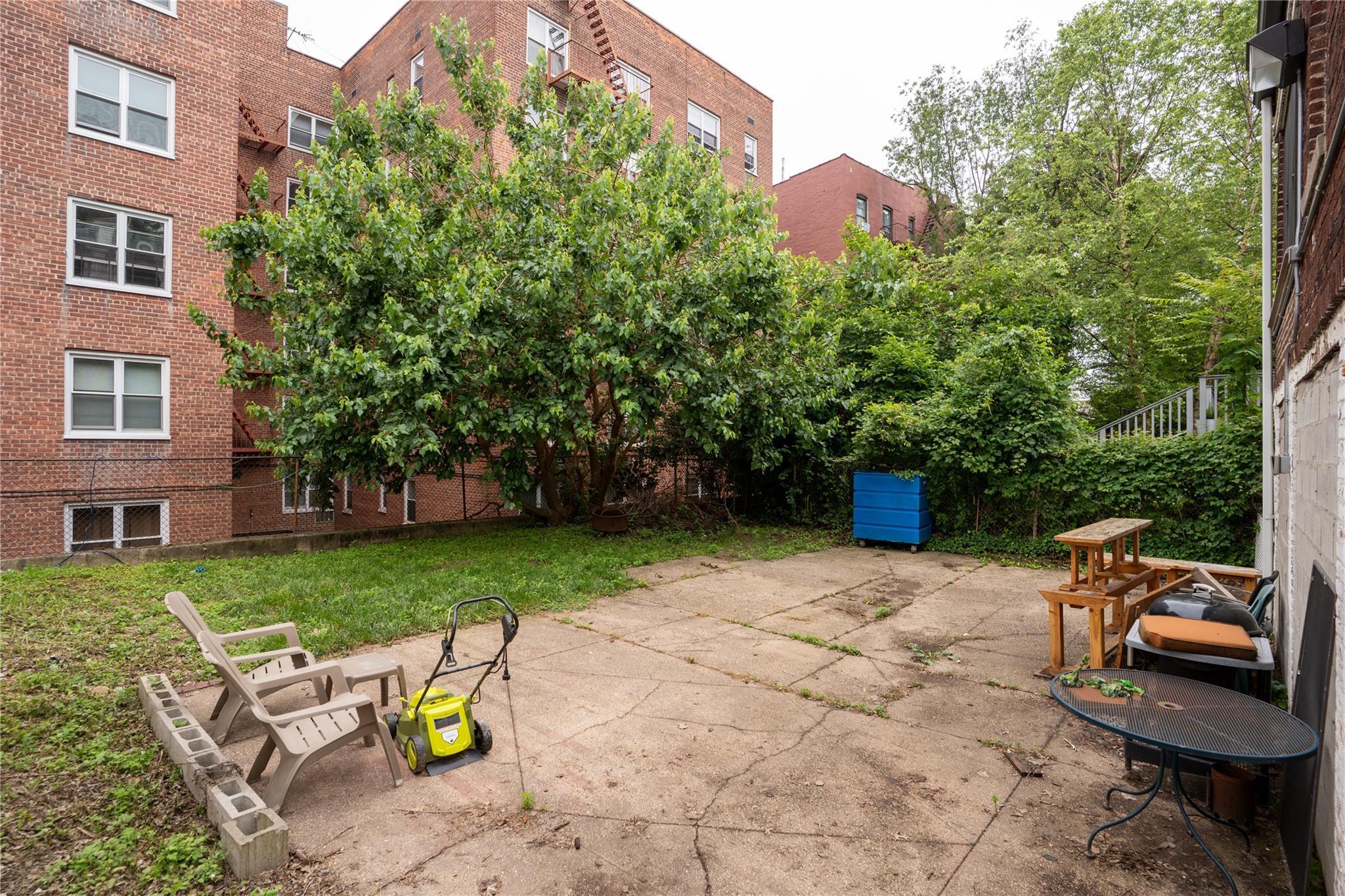 Single Family Giles  Bronx, NY 10463, MLS-878278-24