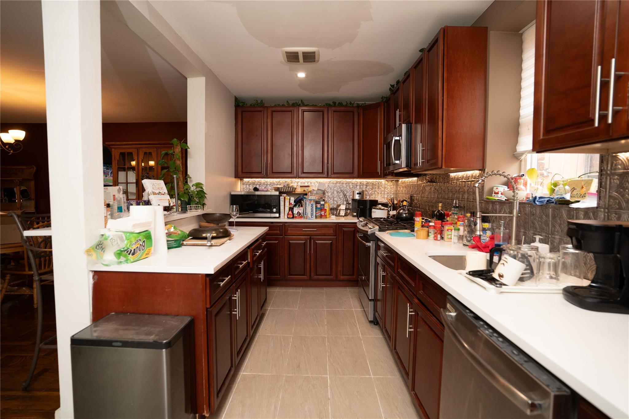 Single Family Giles  Bronx, NY 10463, MLS-878278-3