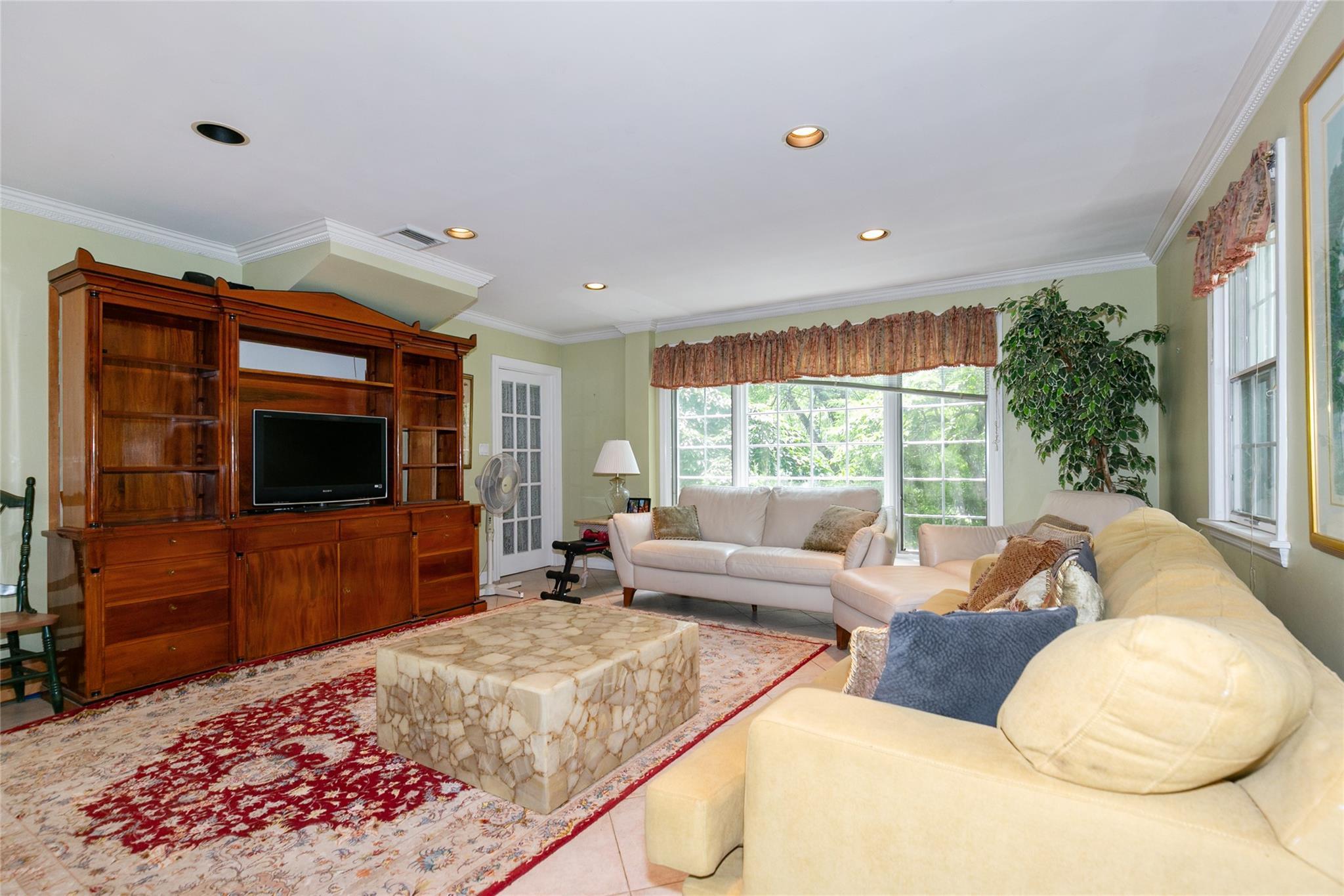 Single Family Ravine  Nassau County, NY 11023, MLS-878299-17