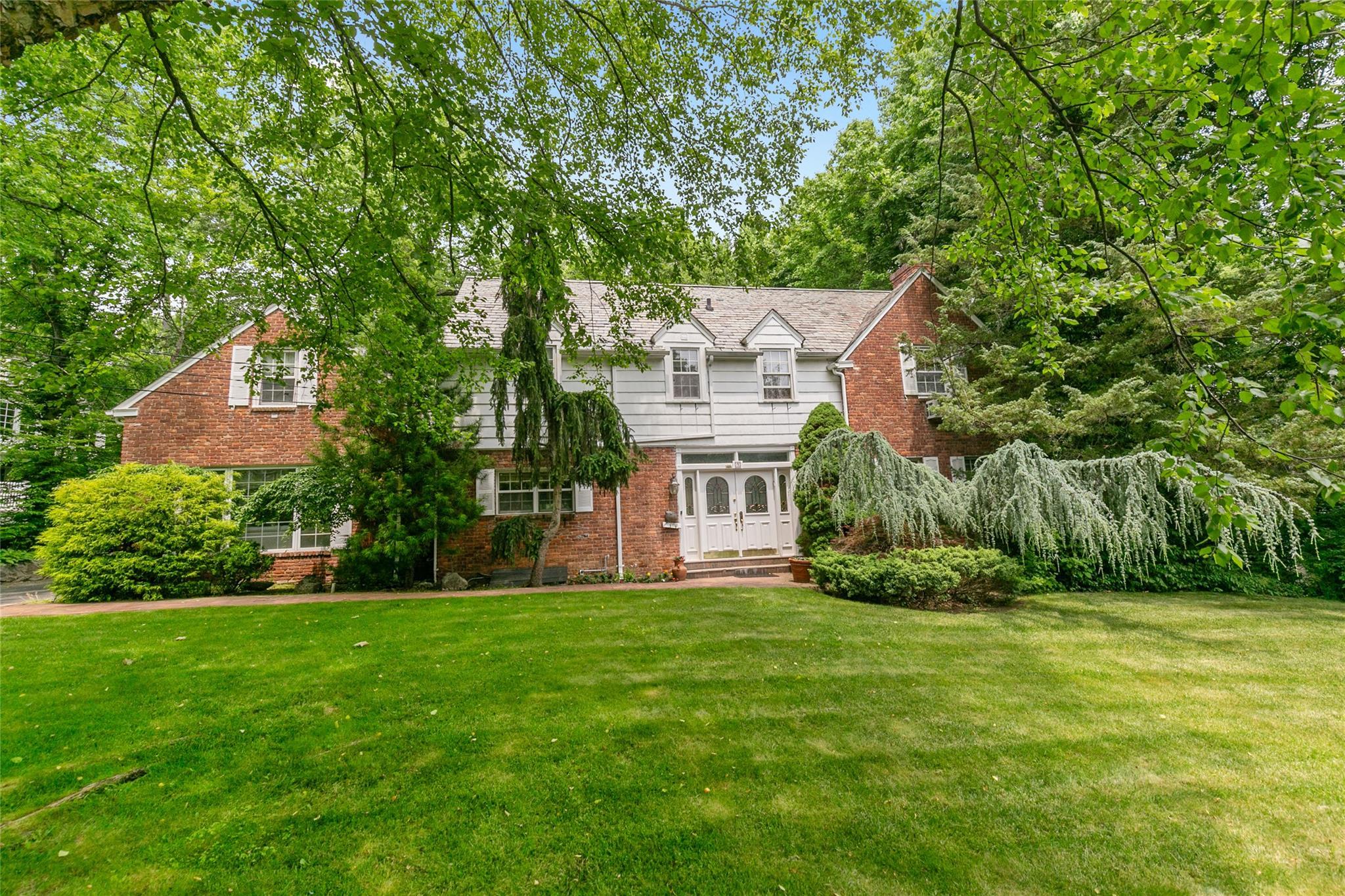 Single Family Ravine  Nassau County, NY 11023, MLS-878299-2