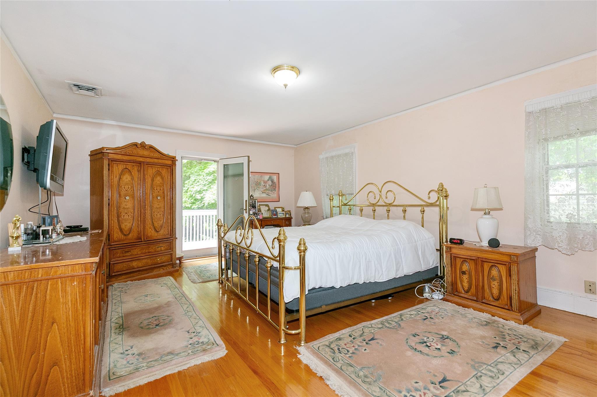 Single Family Ravine  Nassau County, NY 11023, MLS-878299-20