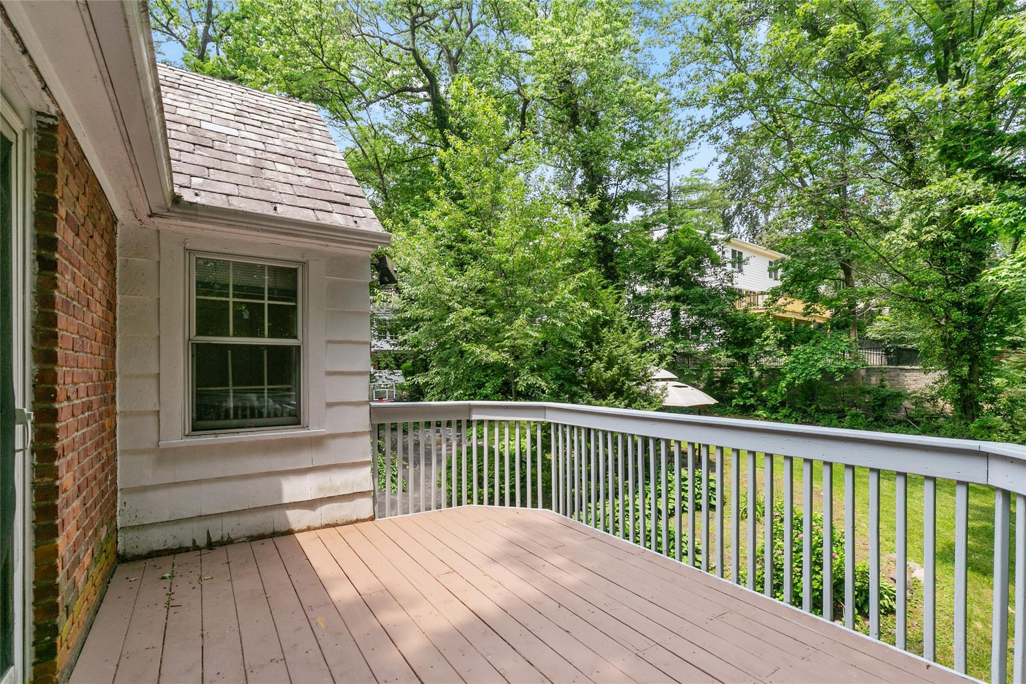 Single Family Ravine  Nassau County, NY 11023, MLS-878299-21