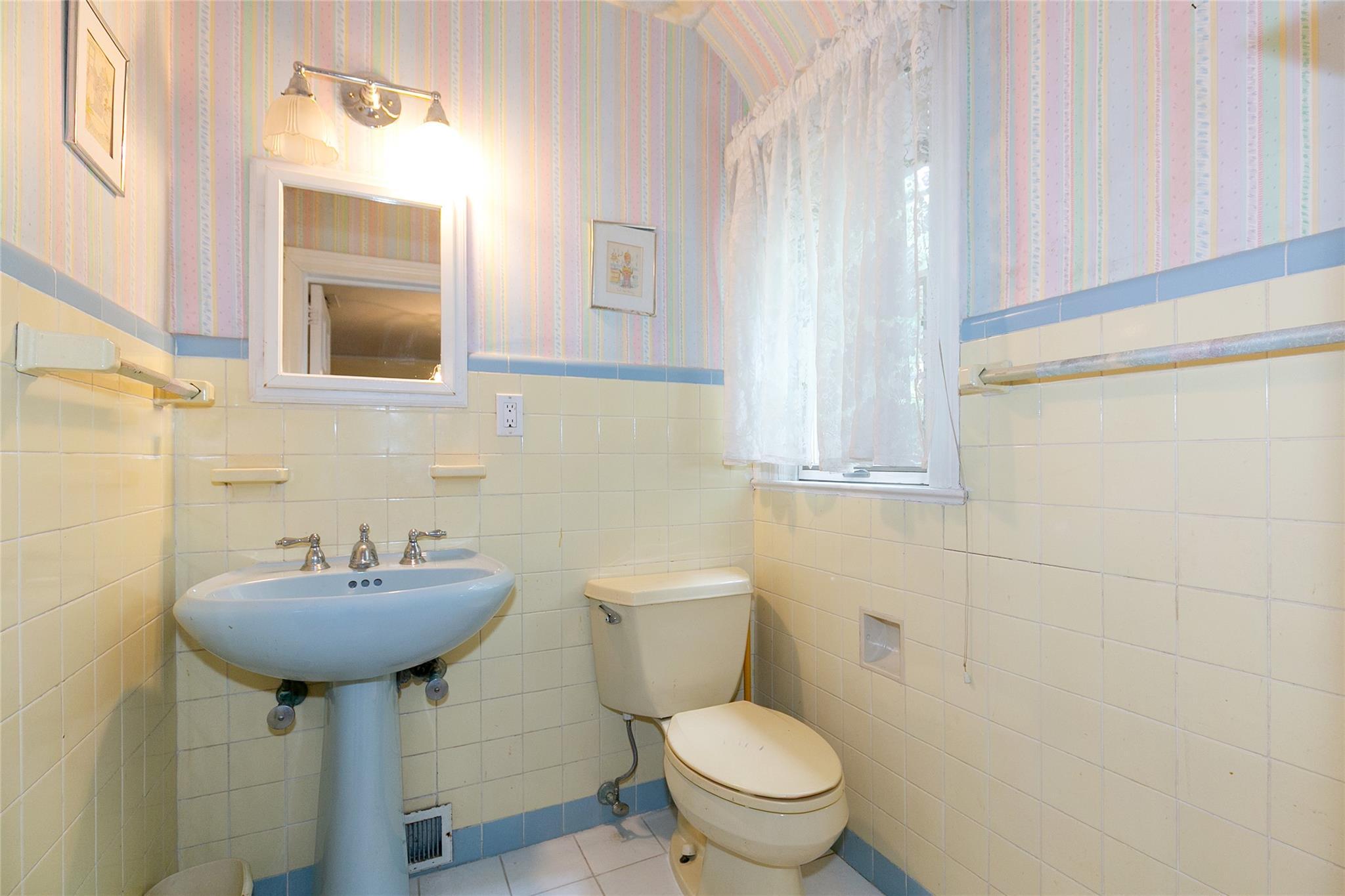 Single Family Ravine  Nassau County, NY 11023, MLS-878299-28