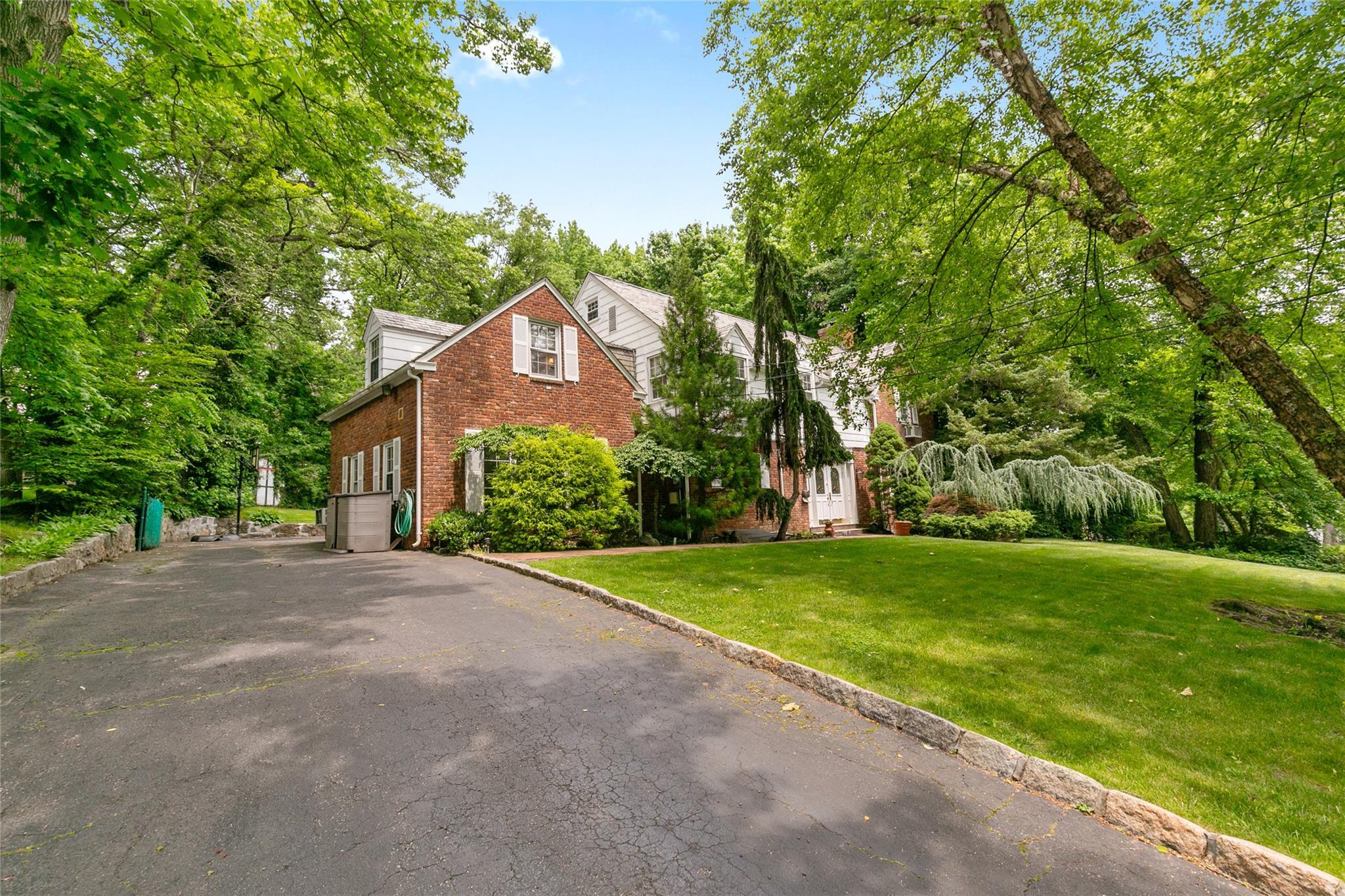 Single Family Ravine  Nassau County, NY 11023, MLS-878299-3