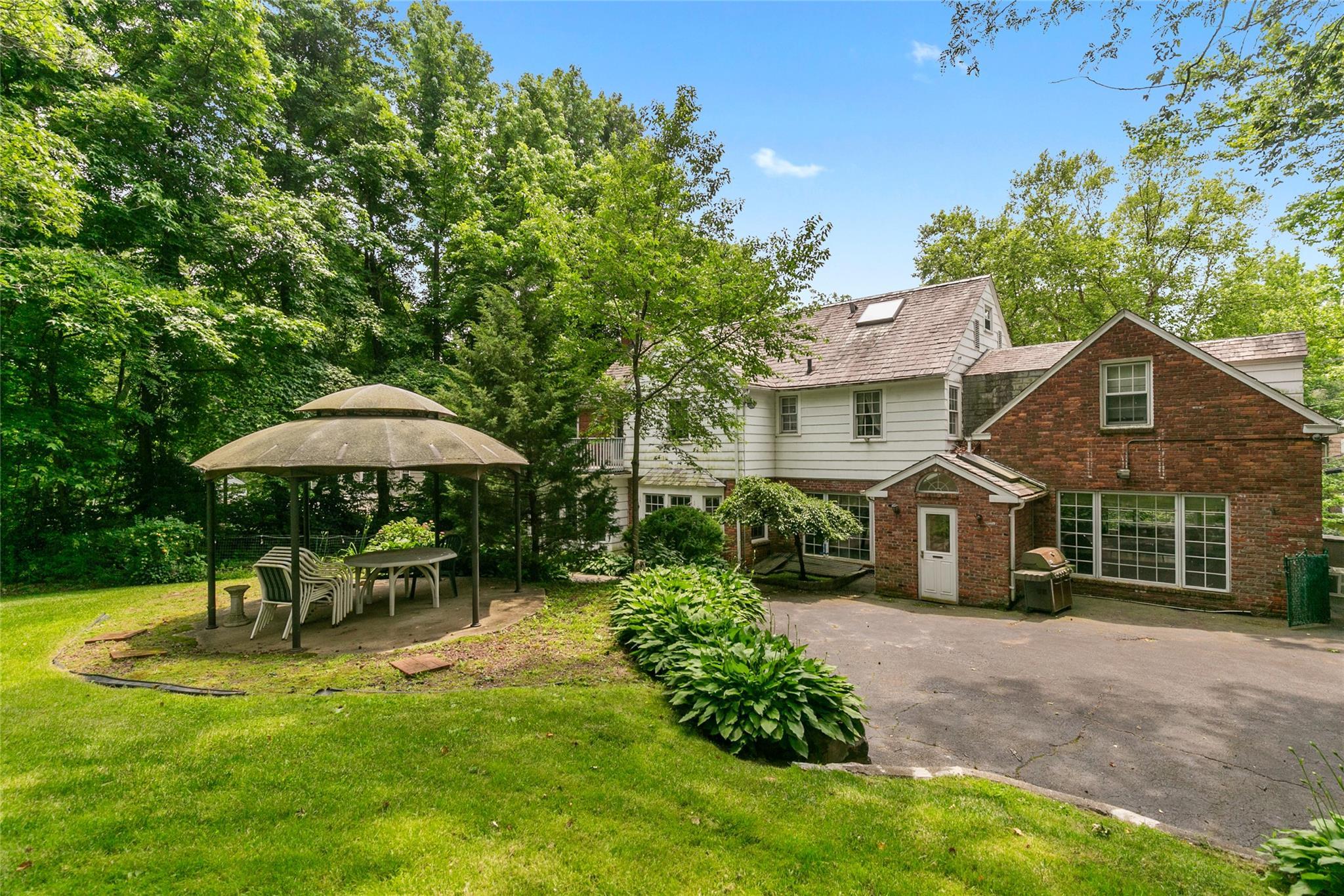 Single Family Ravine  Nassau County, NY 11023, MLS-878299-38